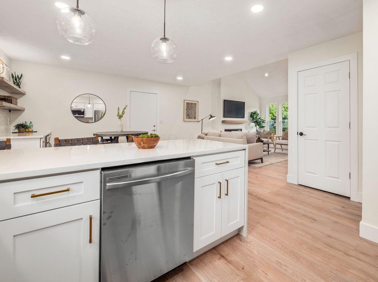 7603 Satterfield Rd, Columbus OH 43235-4552 exterior