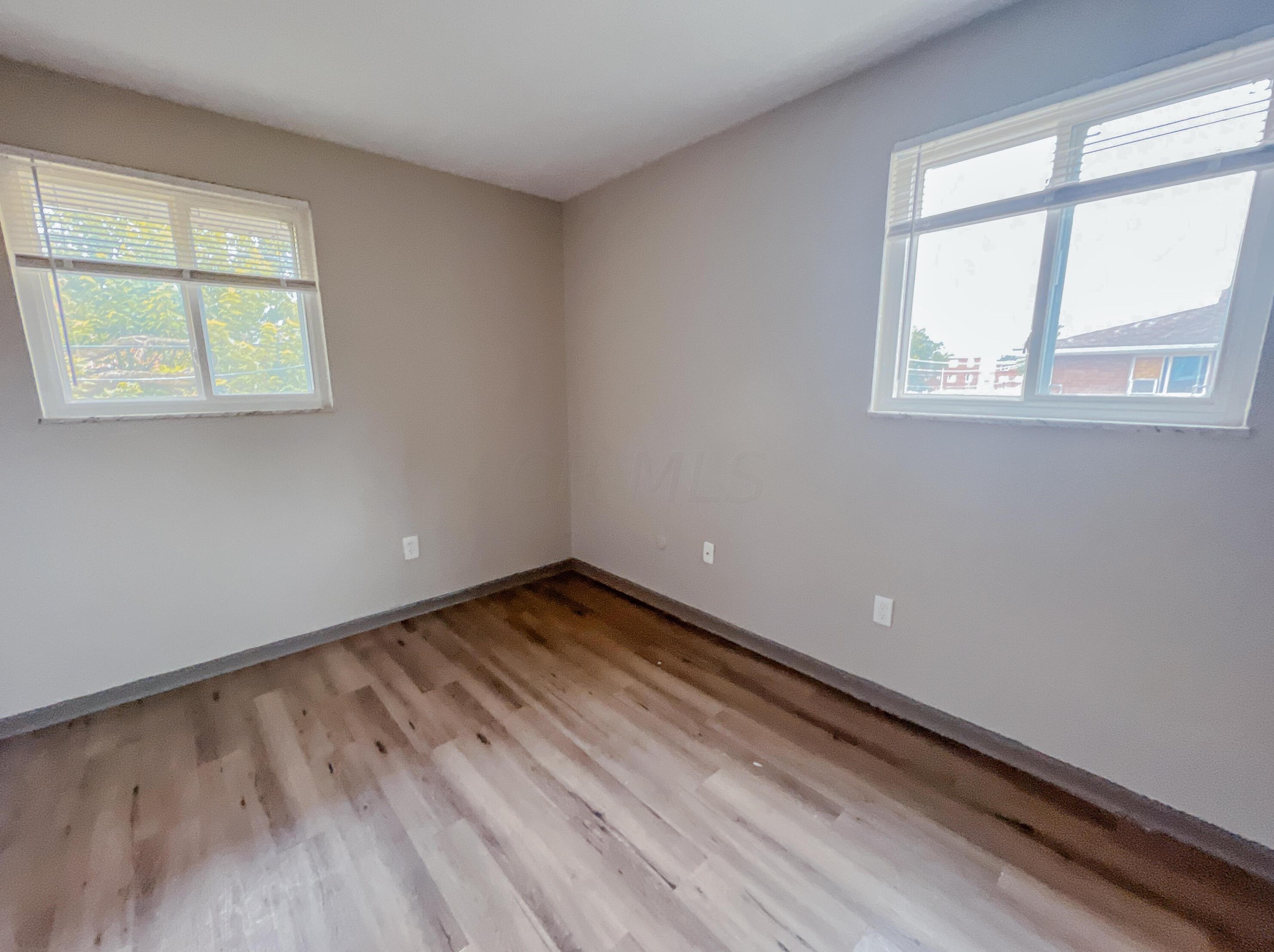 3641 Eakin Rd, Columbus OH 43204-1009 exterior