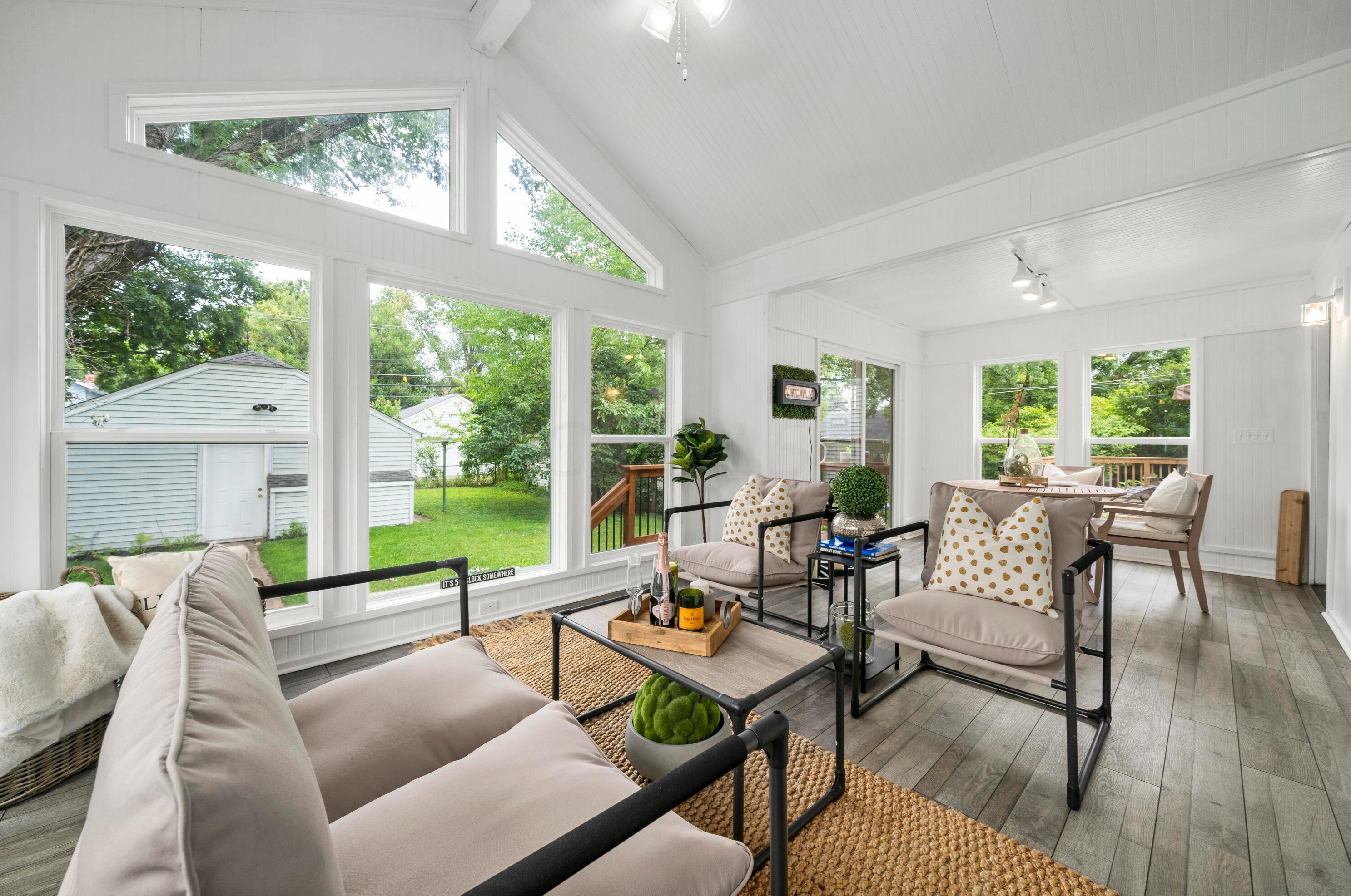 578 Milford Ave, Columbus OH 43202-1313 exterior