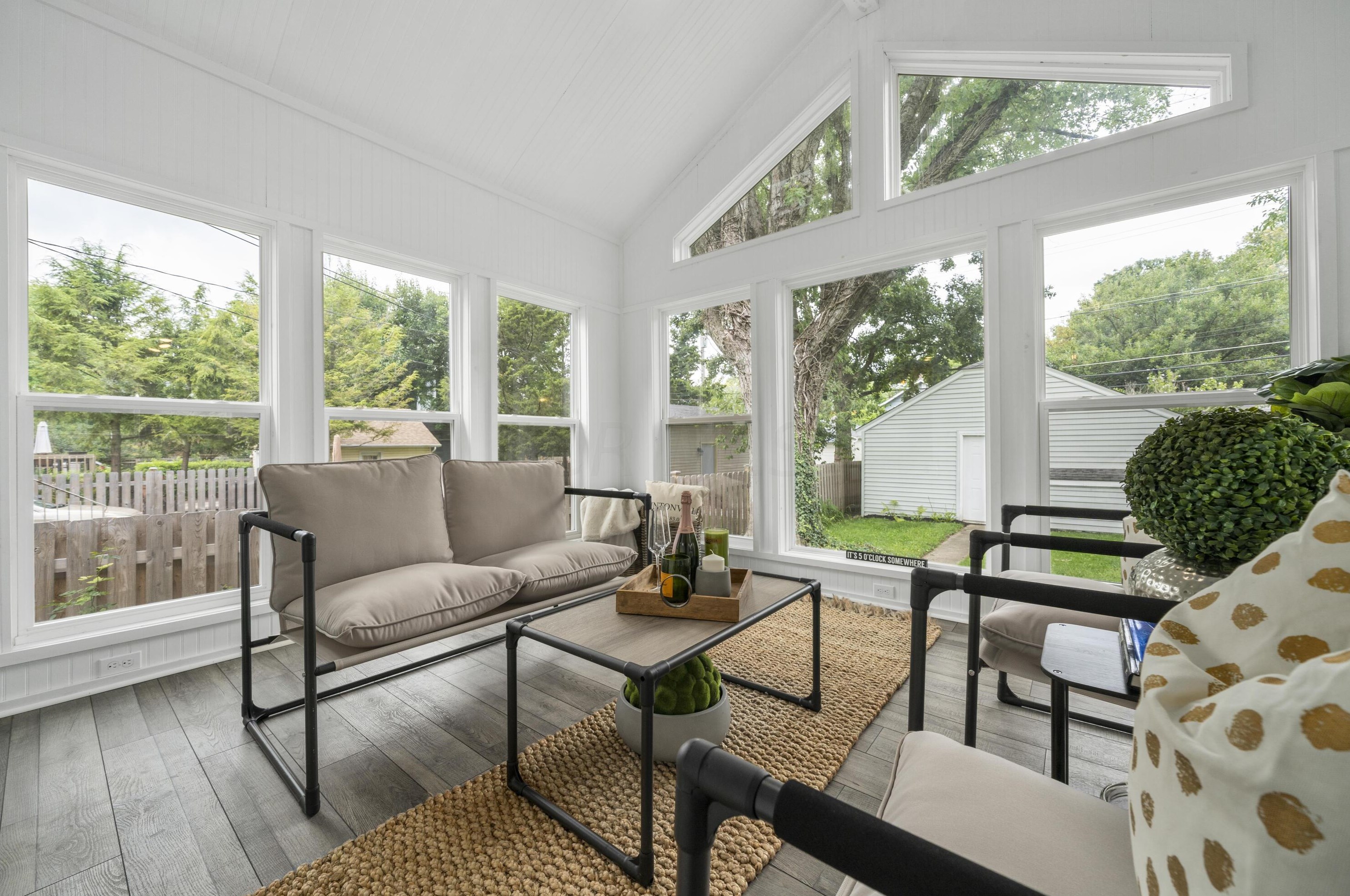 578 Milford Ave, Columbus OH 43202-1313 exterior