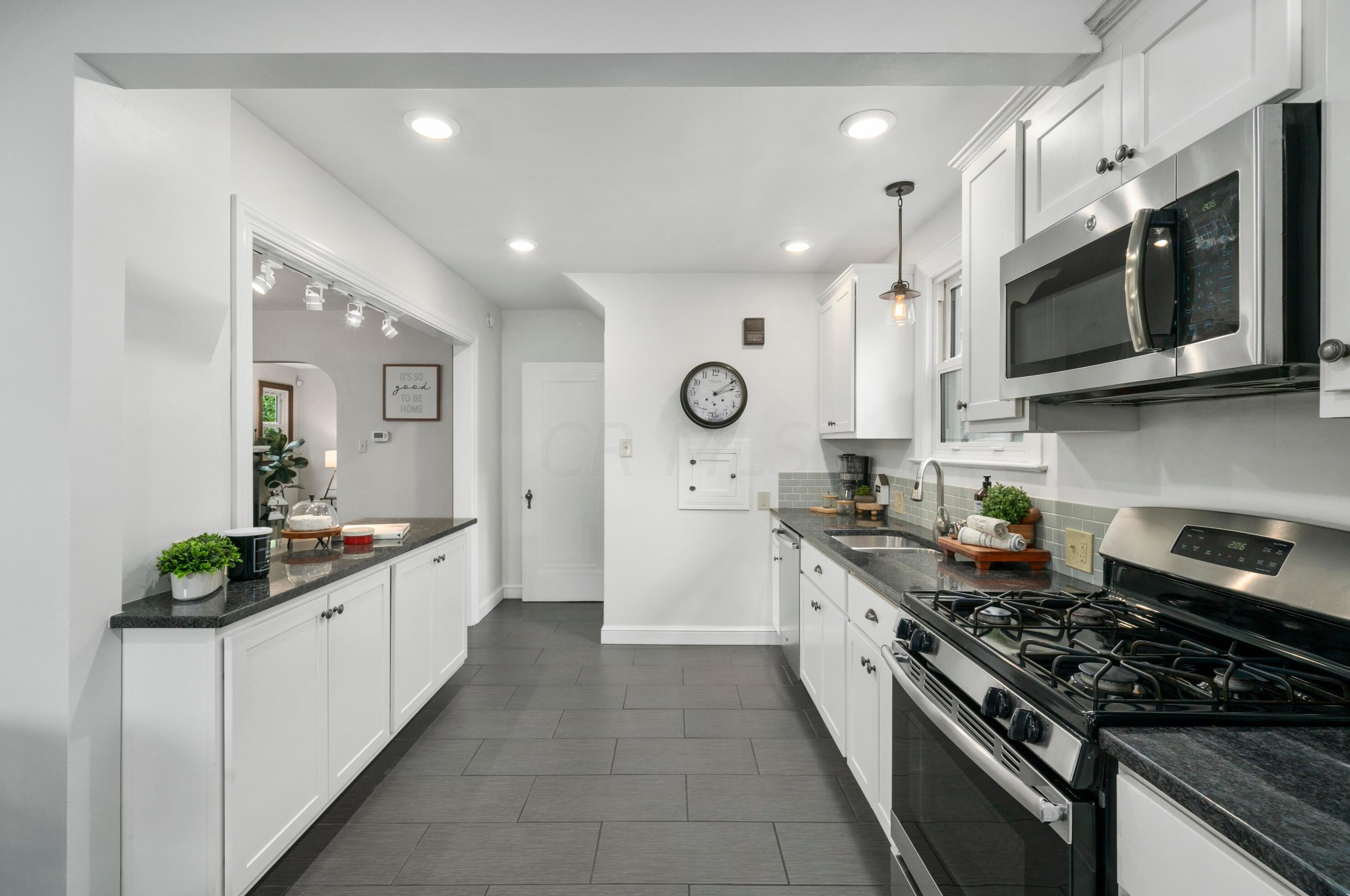 578 Milford Ave, Columbus OH 43202-1313 exterior