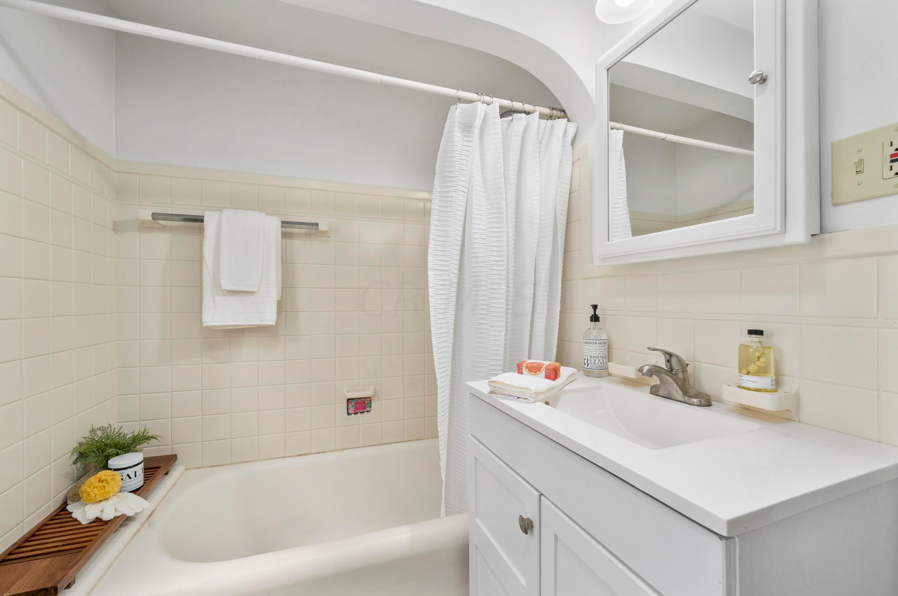 578 Milford Ave, Columbus OH 43202-1313 exterior