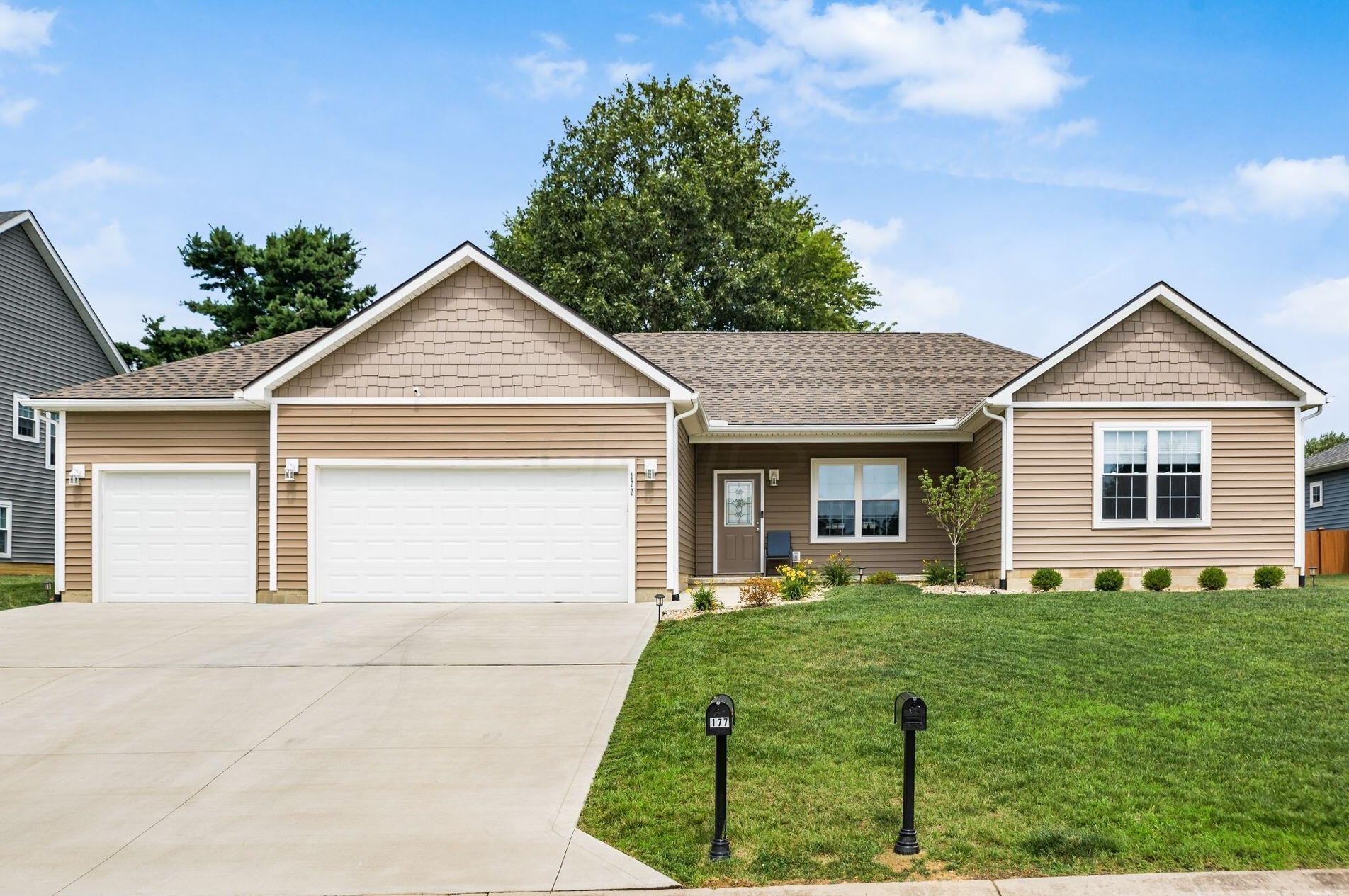 177 Craig Dr, Thornville OH  43076-8025 exterior