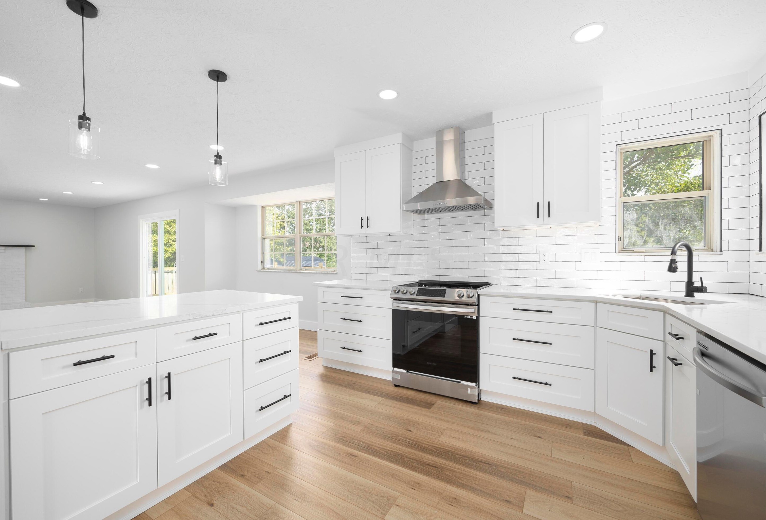 1040 Cypress Rdg Pl, Columbus OH 43228-6305 exterior