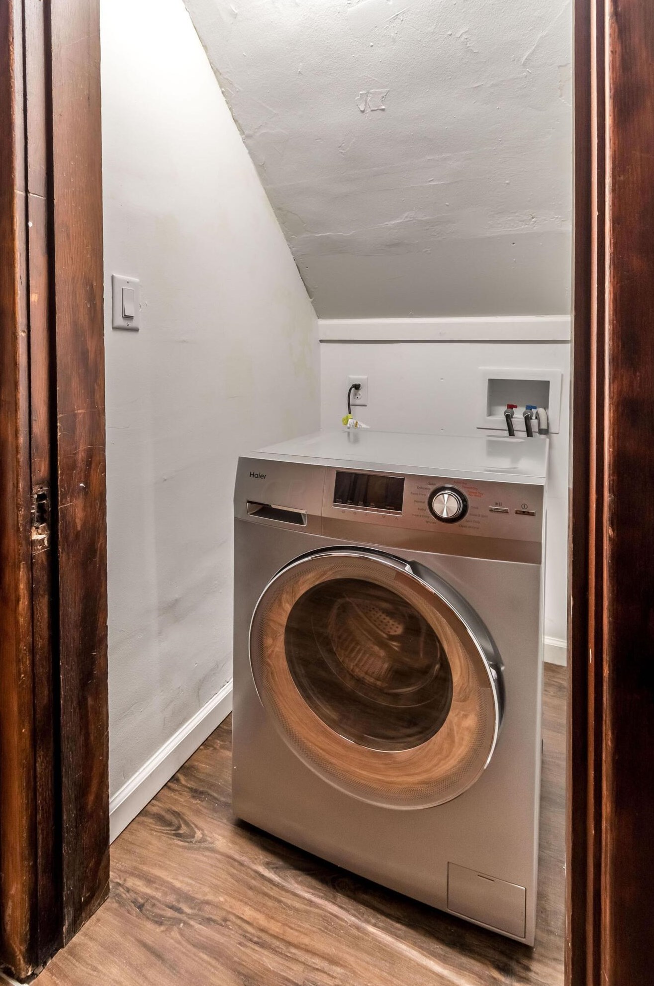 2061 4th St, Columbus OH 43201-1327 exterior