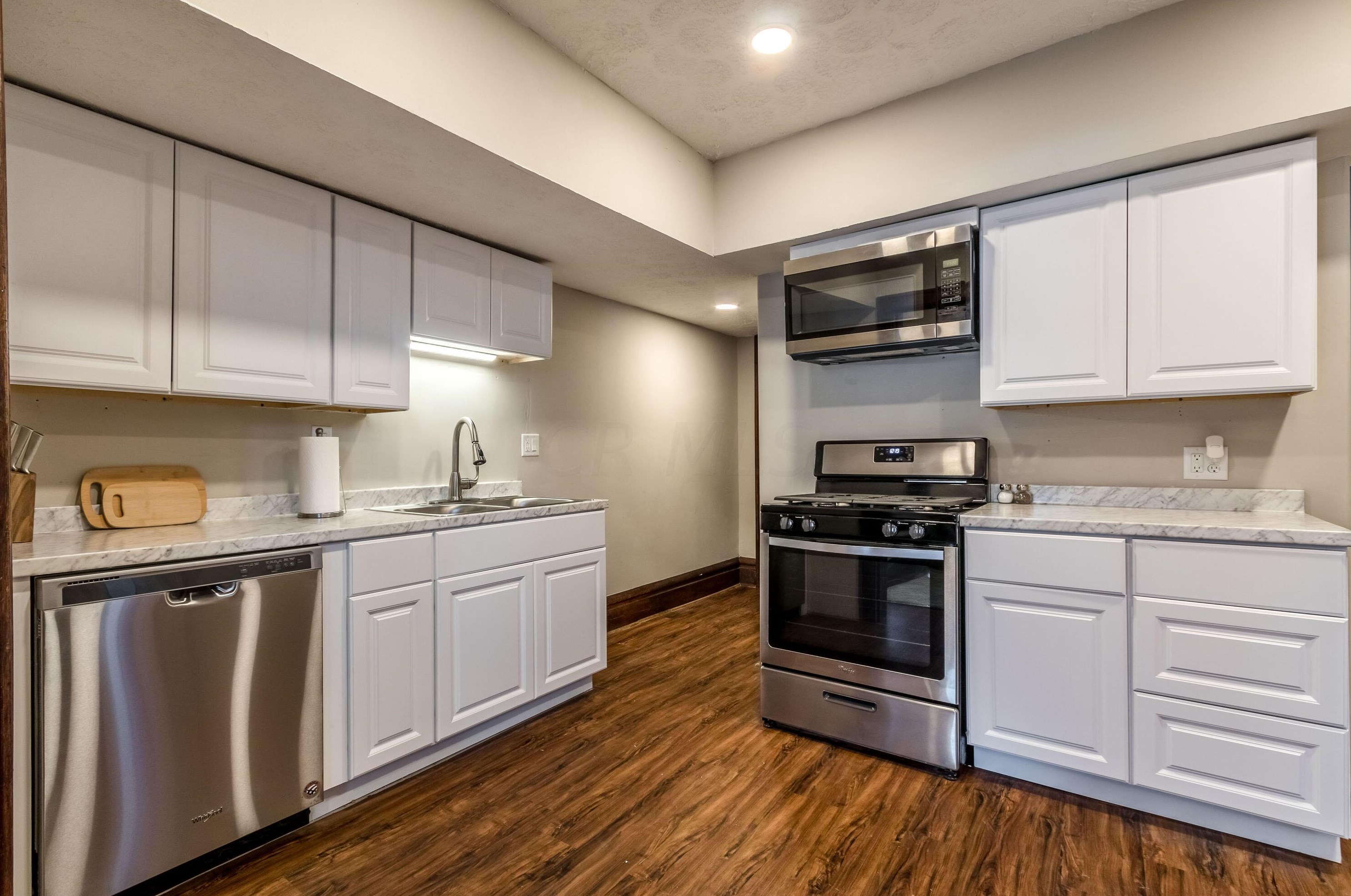 2061 4th St, Columbus OH 43201-1327 exterior