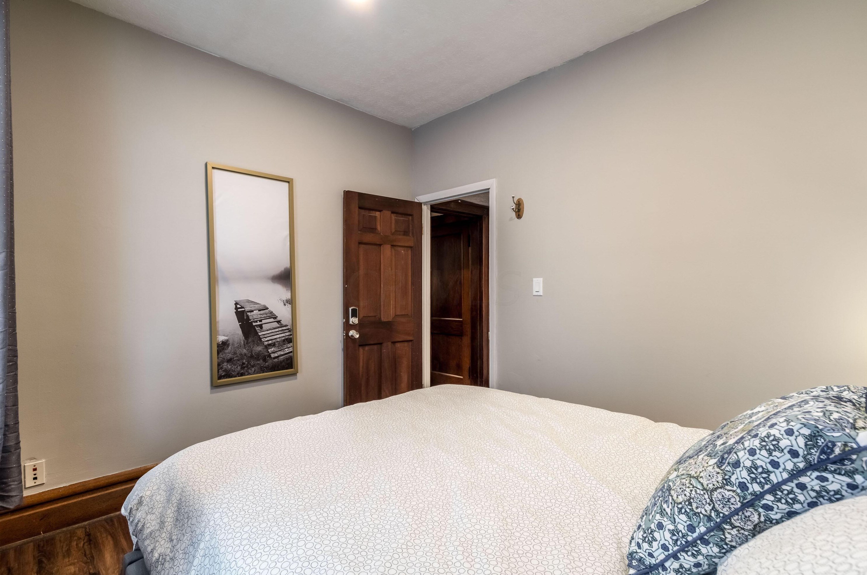 2061 4th St, Columbus OH 43201-1327 exterior