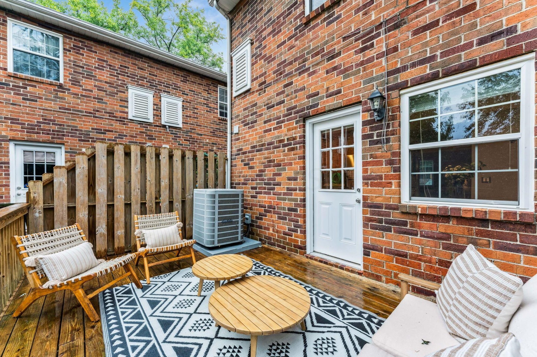 3048 Dorris Ave, Columbus OH 43202-1962 exterior