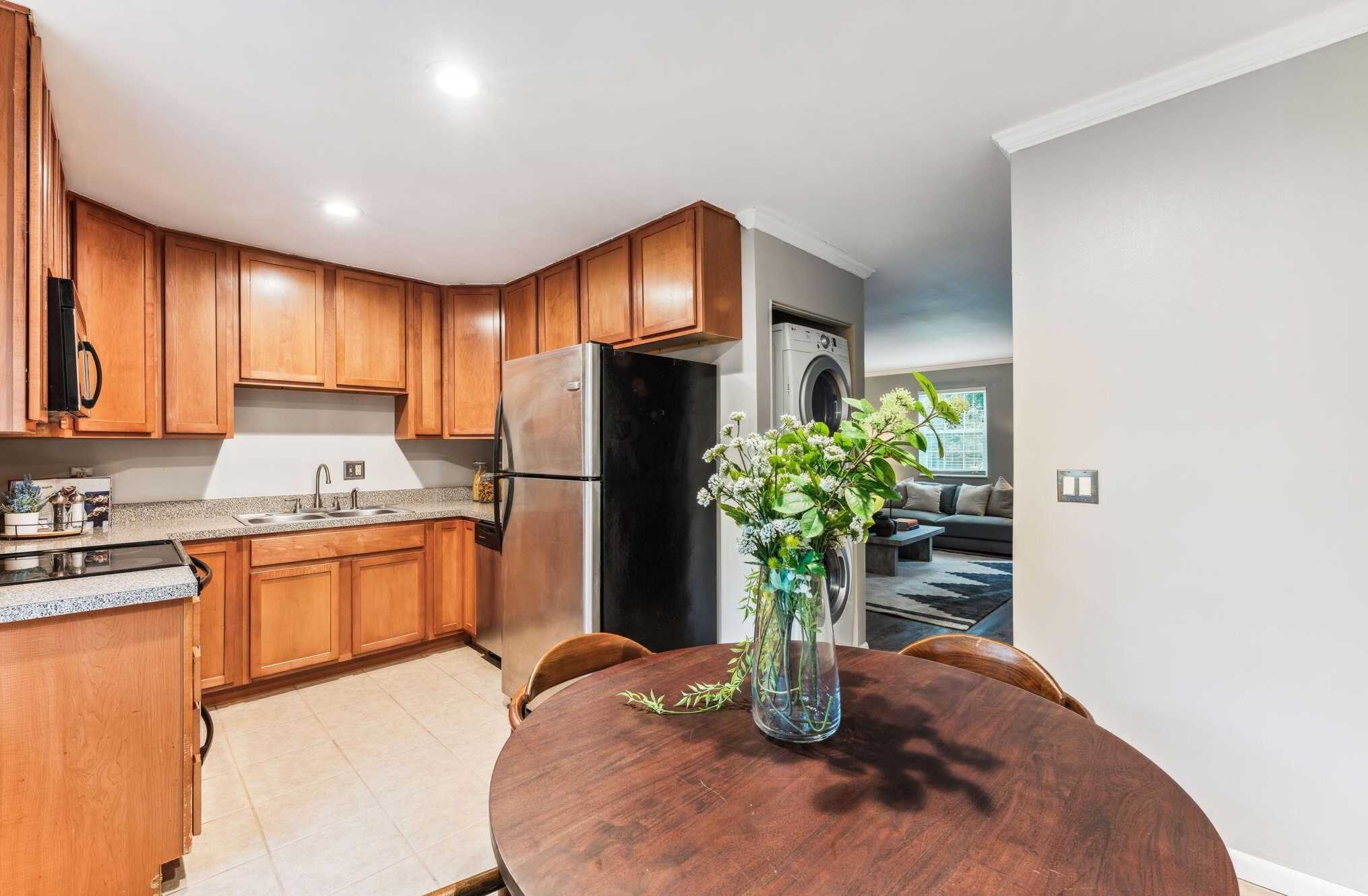 3048 Dorris Ave, Columbus OH 43202-1962 exterior