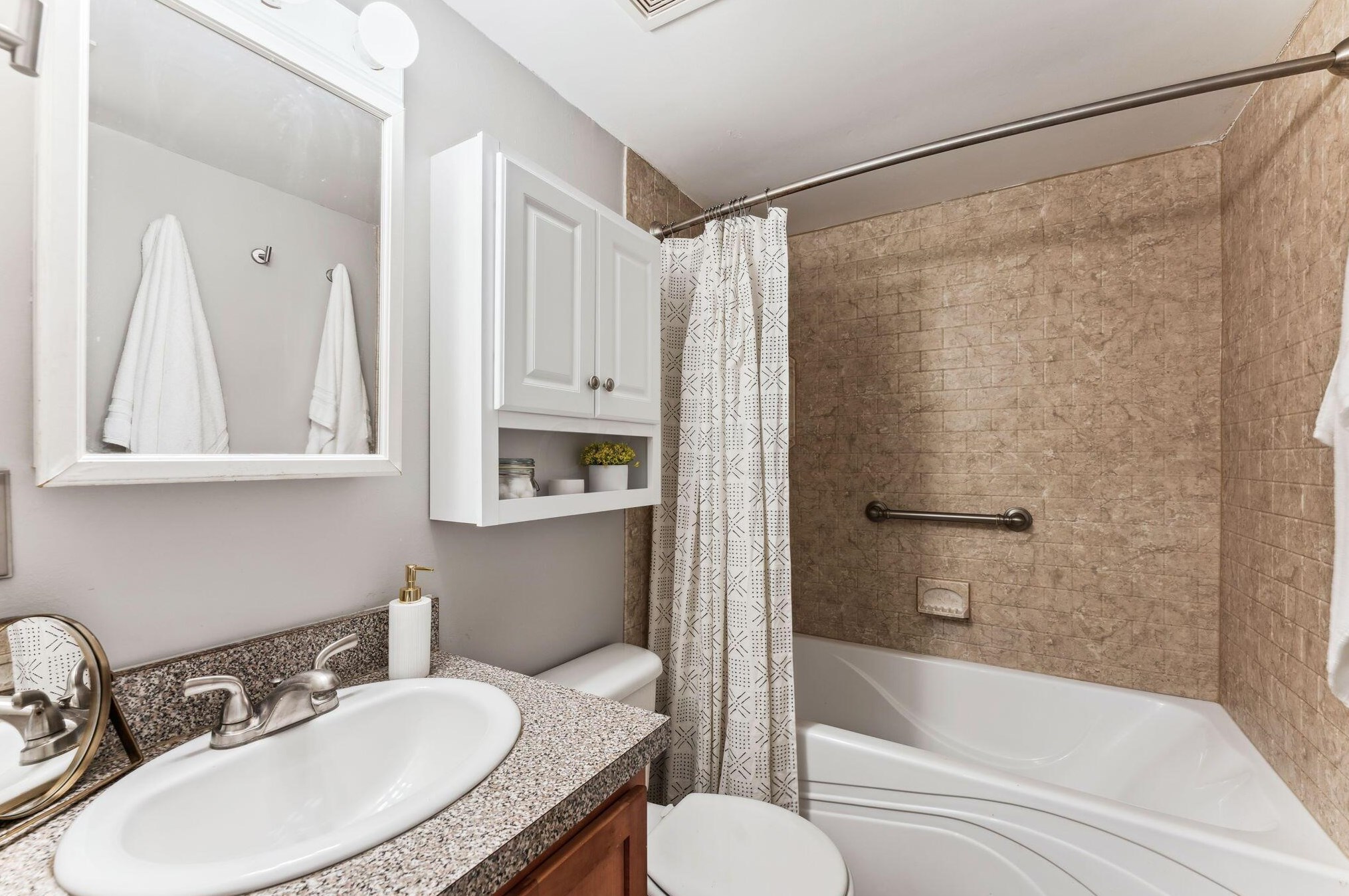 3048 Dorris Ave, Columbus OH 43202-1962 exterior