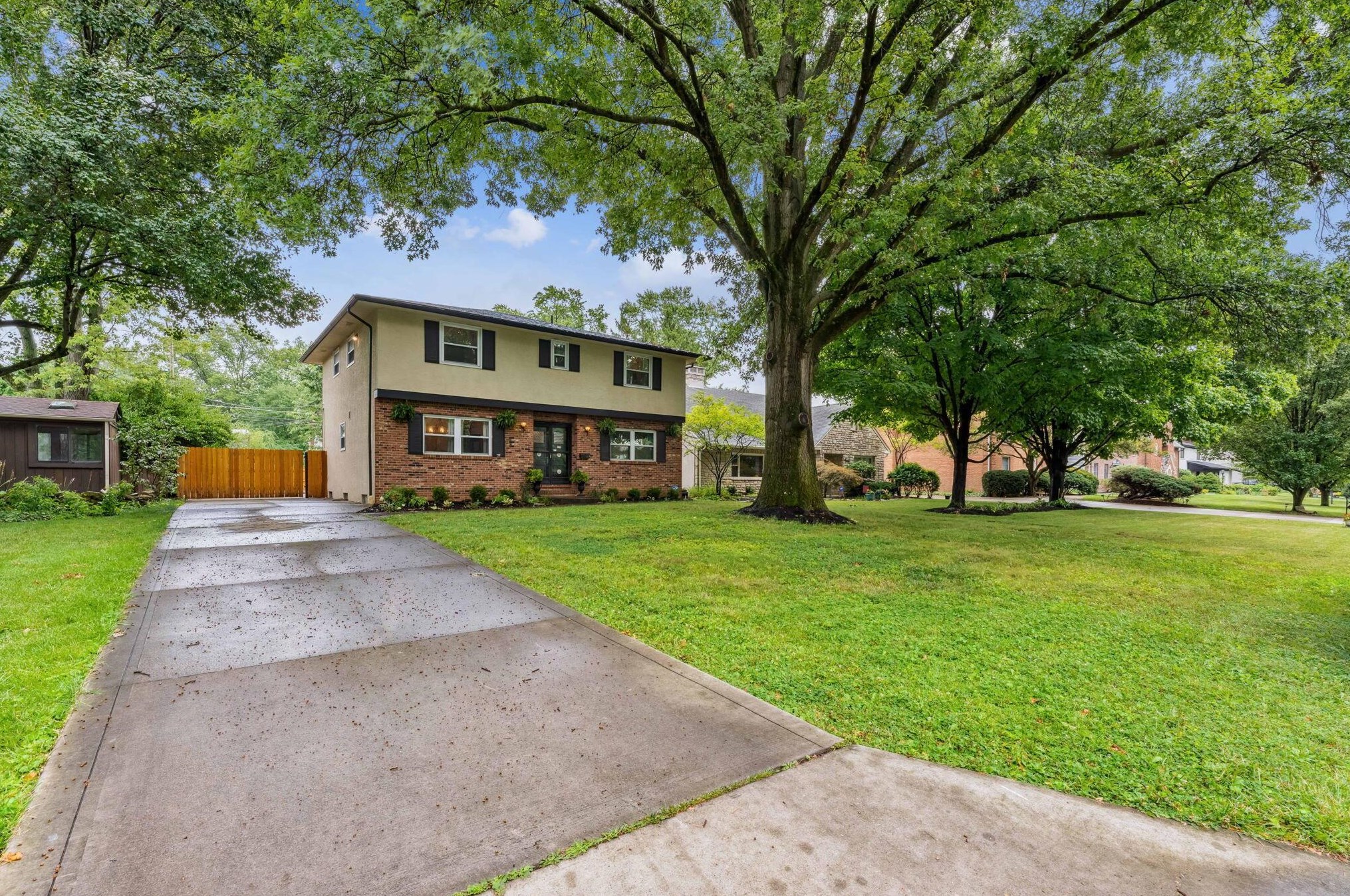 240 Eastmoor Blvd, Columbus OH  43209-2020 exterior