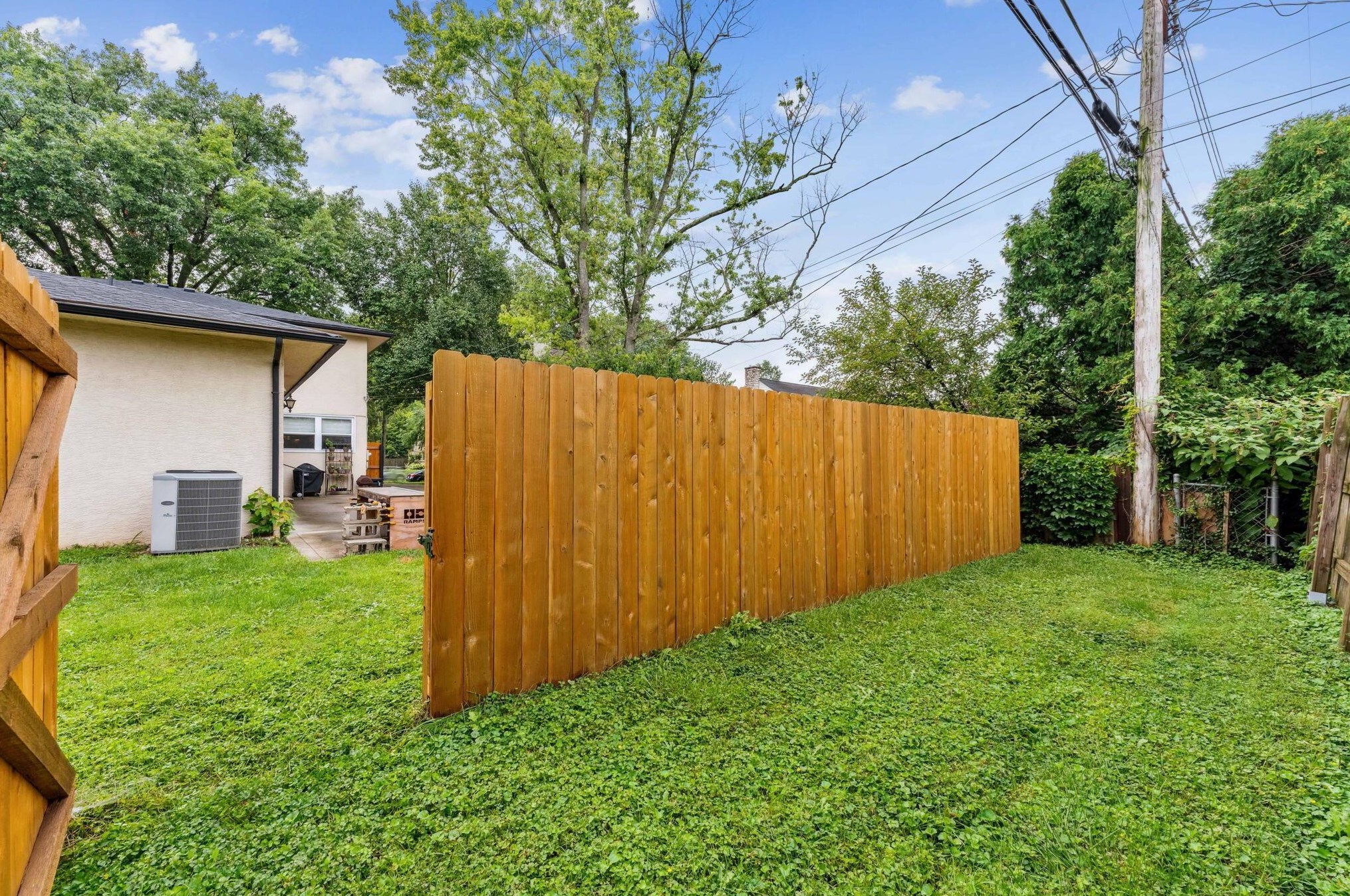 240 Eastmoor Blvd, Columbus OH  43209-2020 exterior