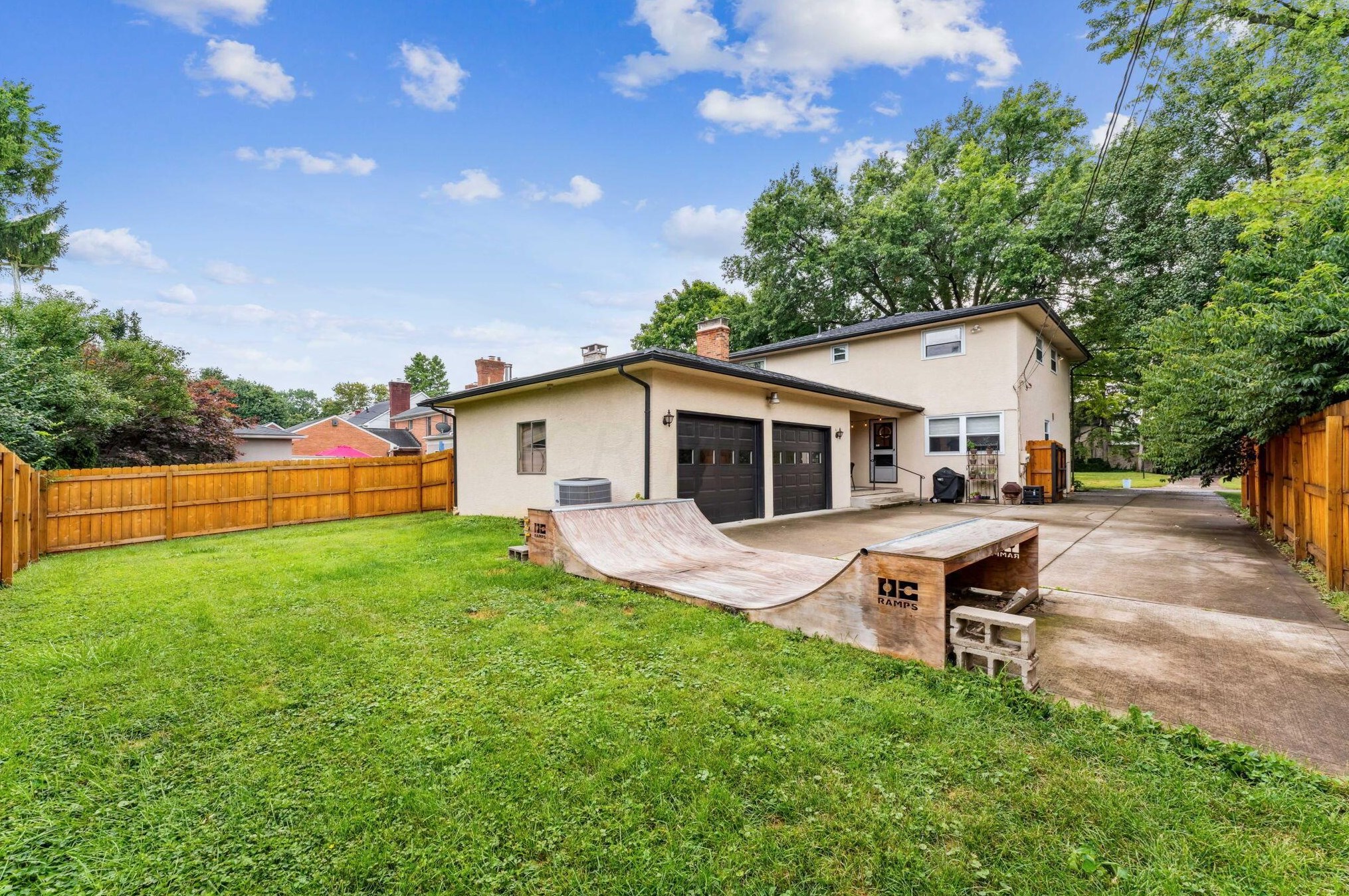 240 Eastmoor Blvd, Columbus OH  43209-2020 exterior