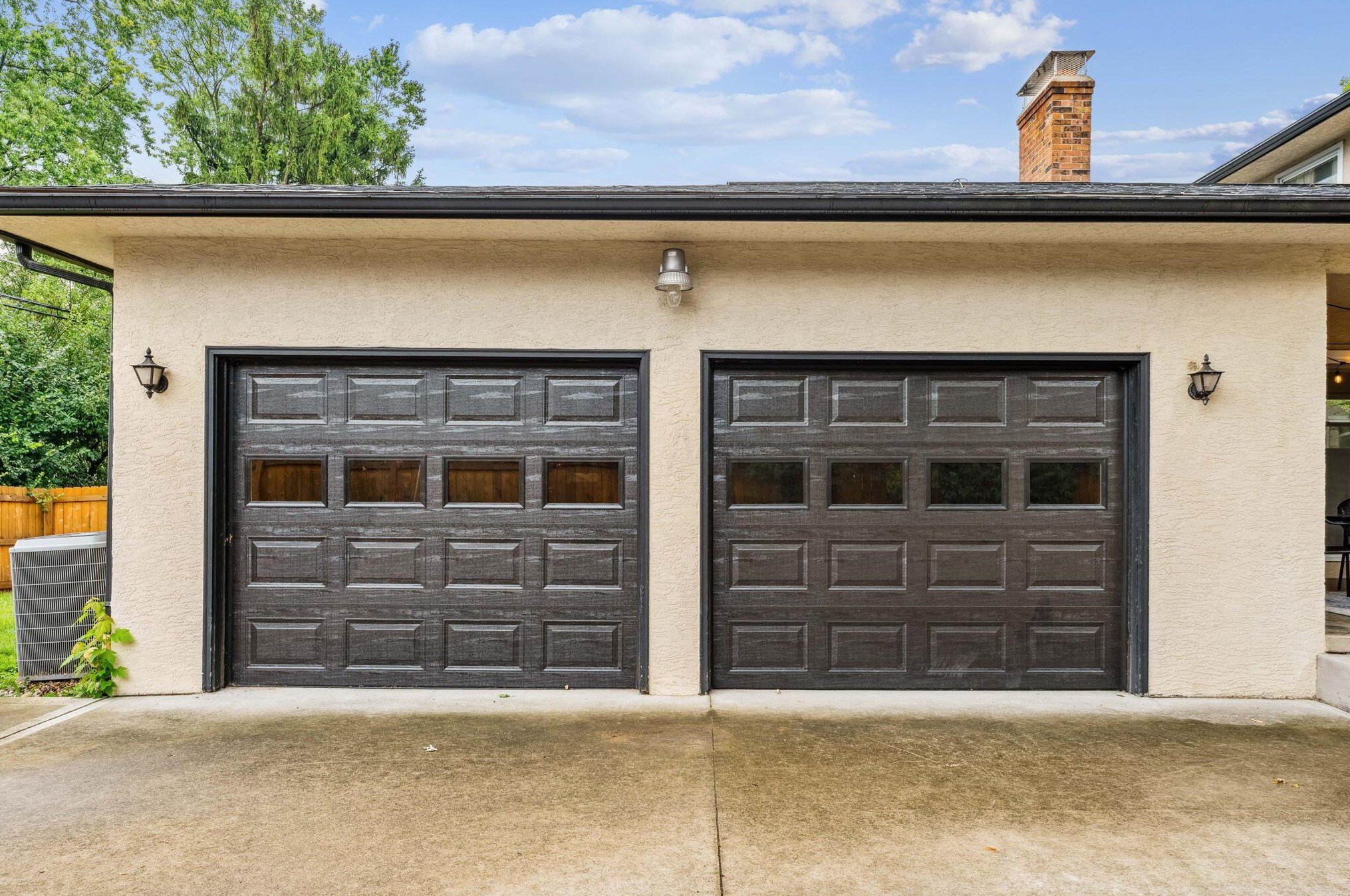 240 Eastmoor Blvd, Columbus OH  43209-2020 exterior