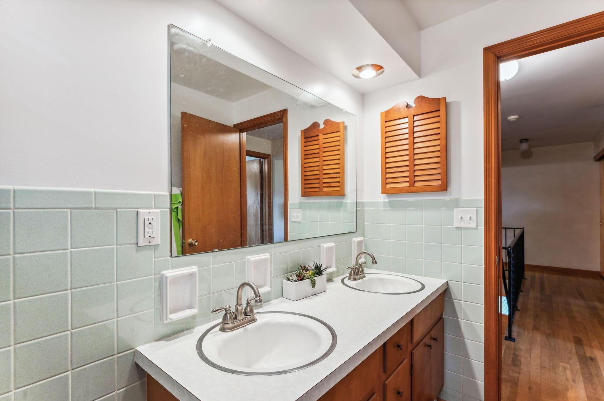 240 Eastmoor Blvd, Columbus OH  43209-2020 exterior