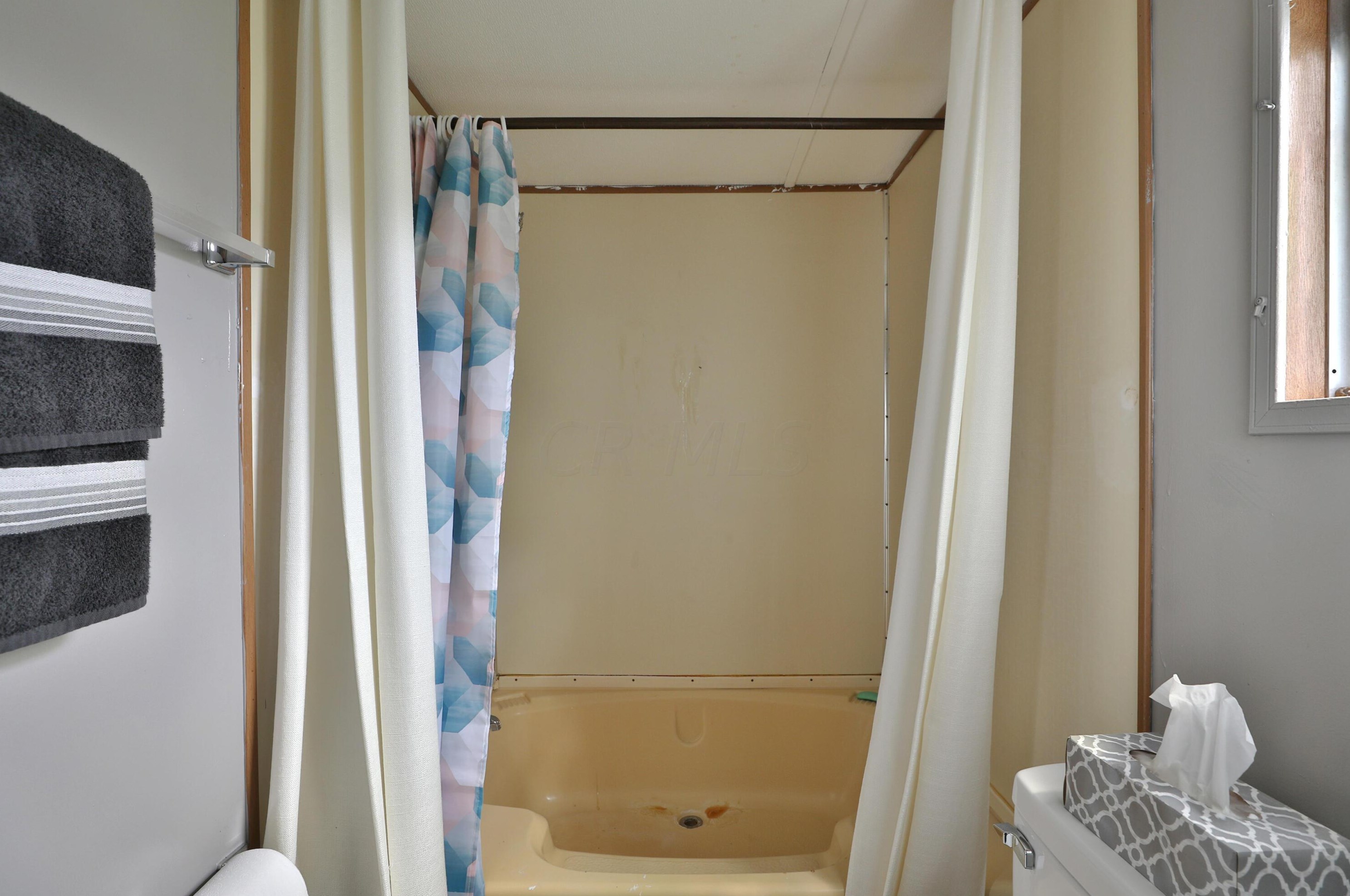 1598 Anchor Dr, Columbus OH 43207-1501 exterior