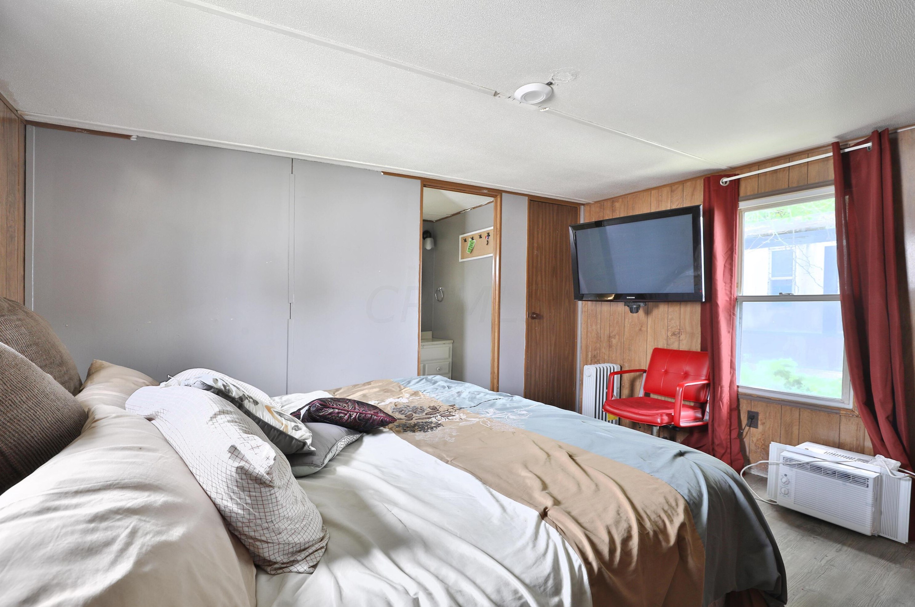 1598 Anchor Dr, Columbus OH 43207-1501 exterior