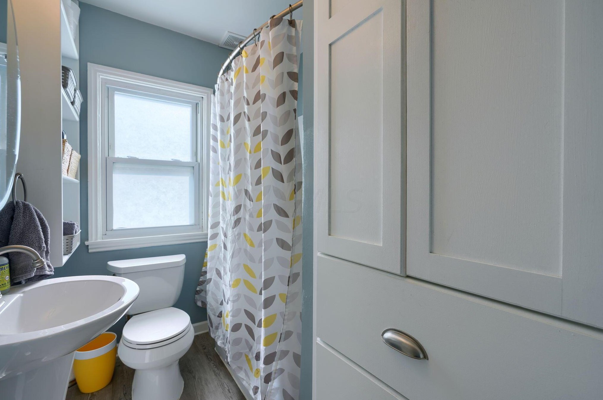 484 Jeffrey Pl, Columbus OH 43214-1702 exterior