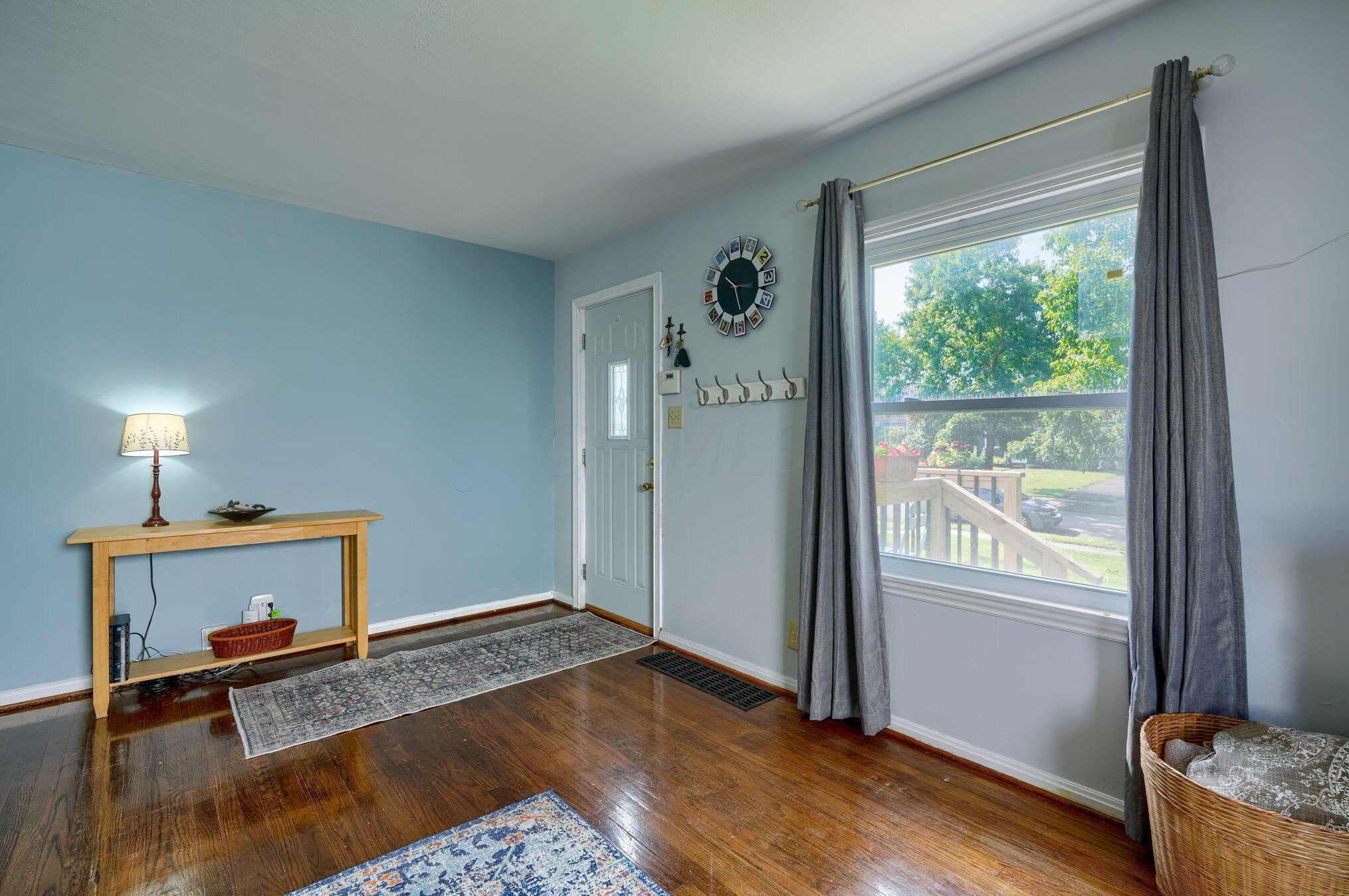 484 Jeffrey Pl, Columbus OH 43214-1702 exterior