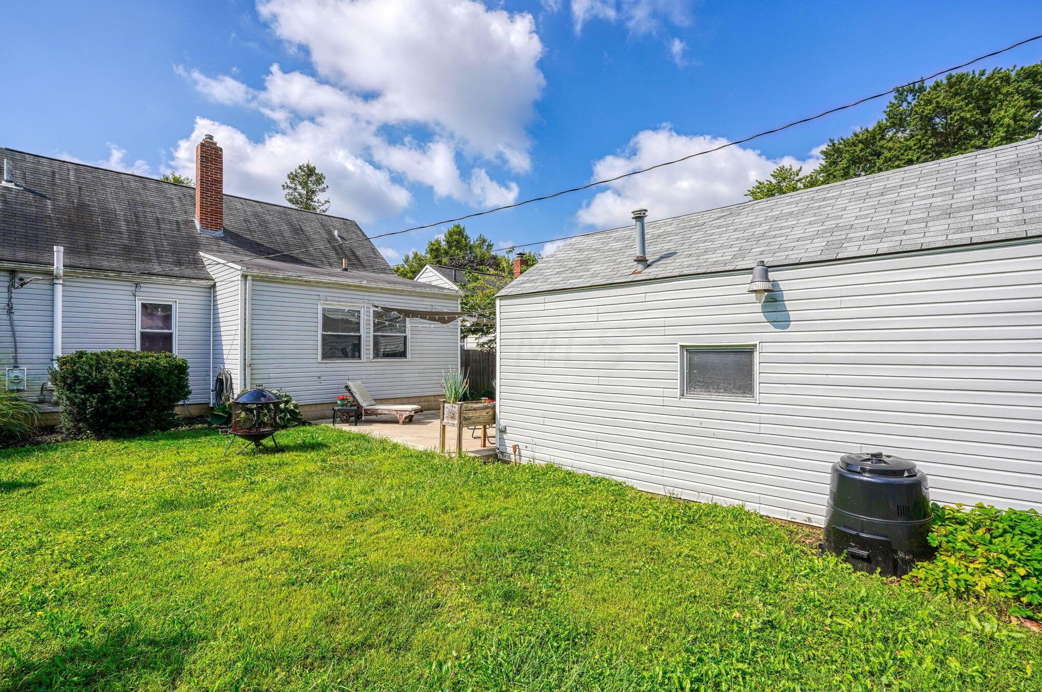 484 Jeffrey Pl, Columbus OH 43214-1702 exterior