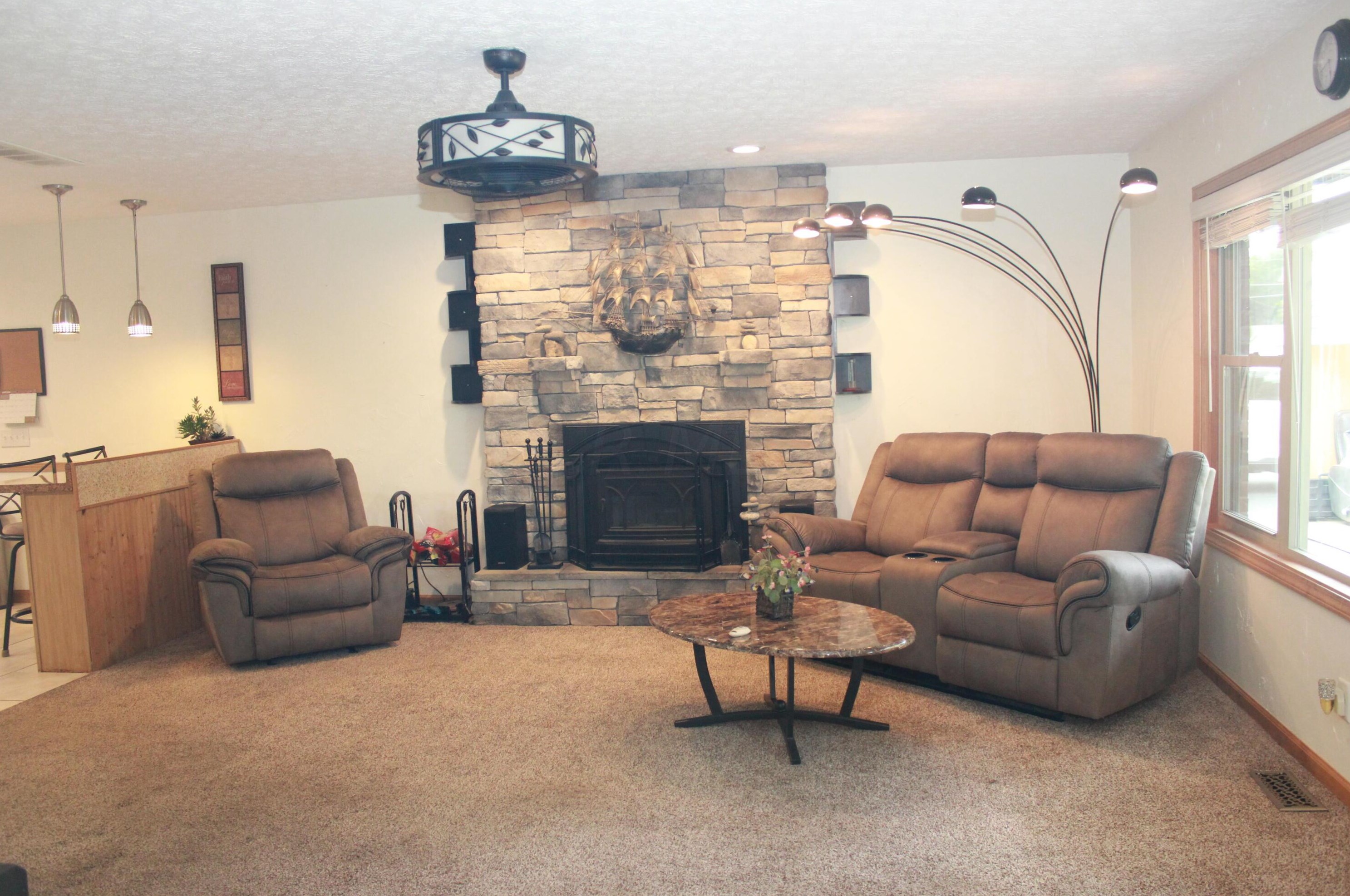 2326 Pawnee Dr, London OH  43140-9018 exterior