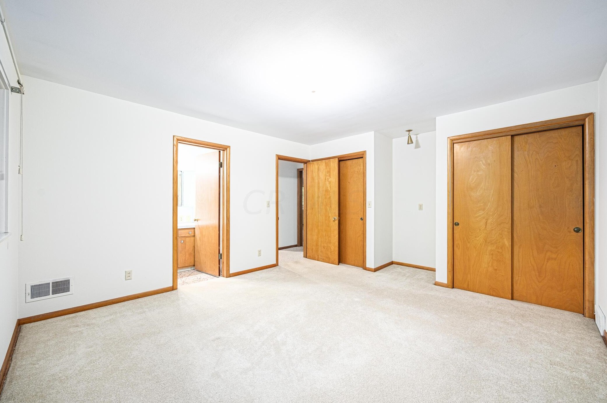 400 Schreyer Pl, Columbus OH 43214-2213 exterior