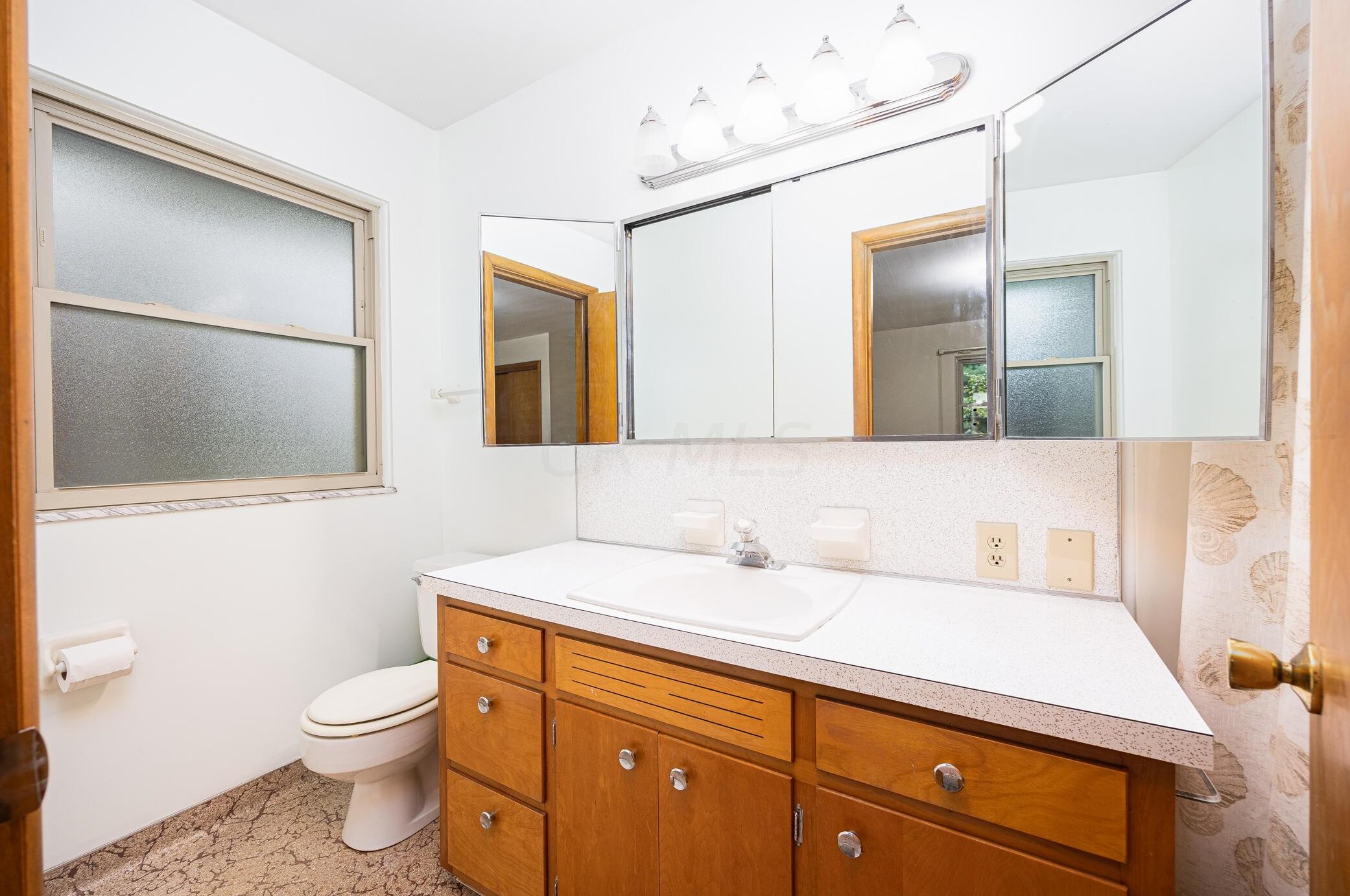 400 Schreyer Pl, Columbus OH 43214-2213 exterior