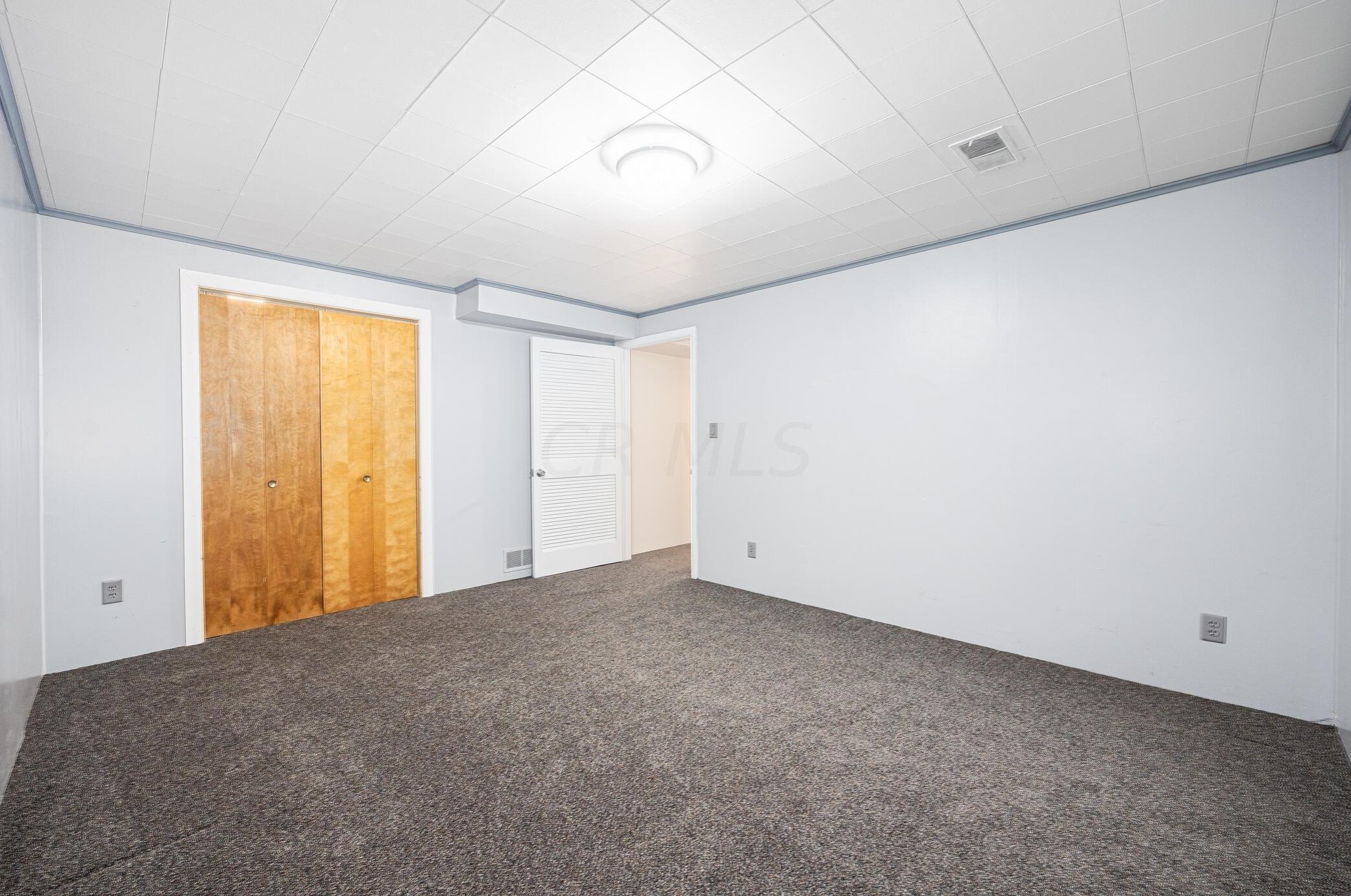 400 Schreyer Pl, Columbus OH 43214-2213 exterior