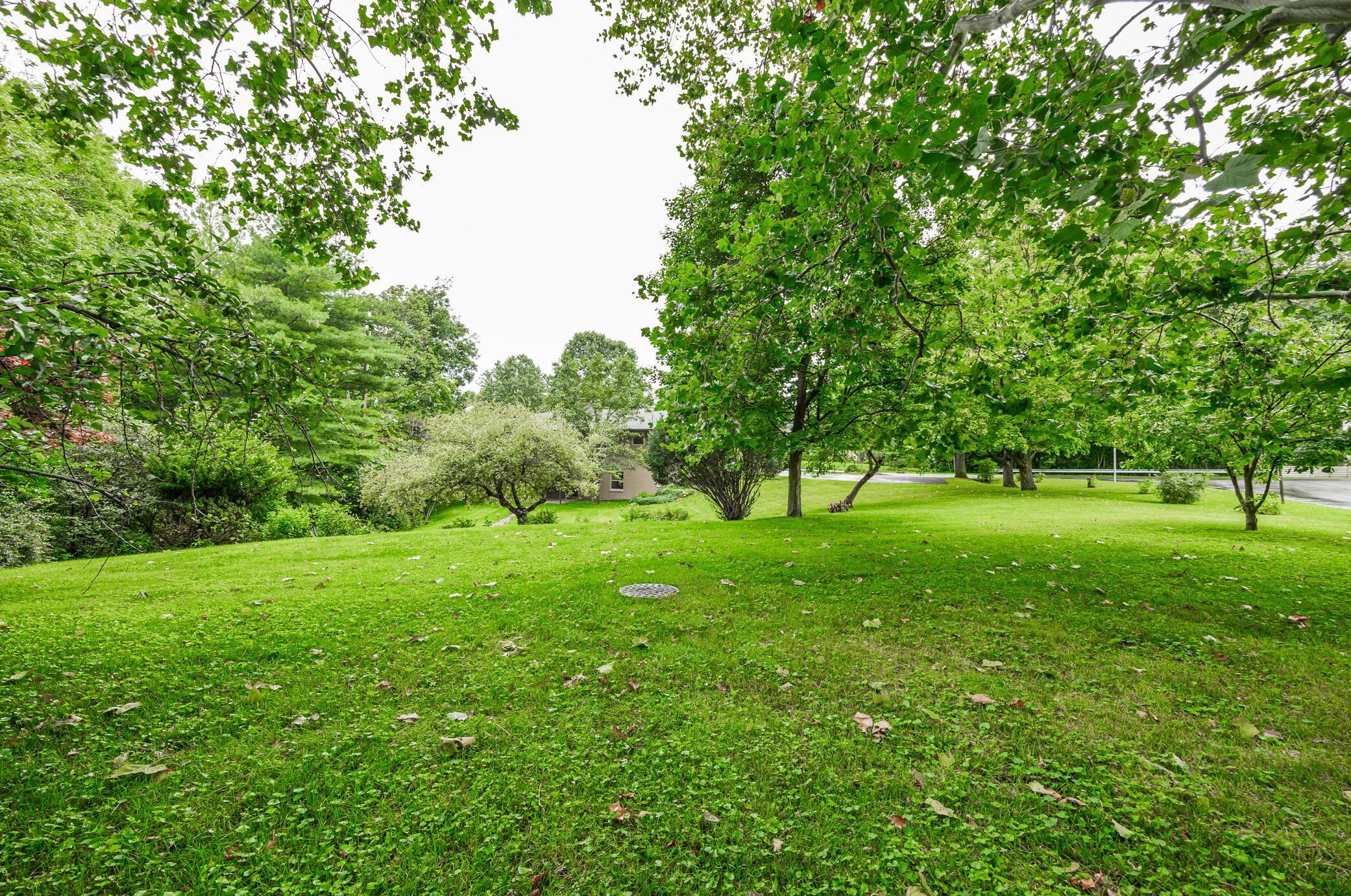 400 Schreyer Pl, Columbus OH 43214-2213 exterior