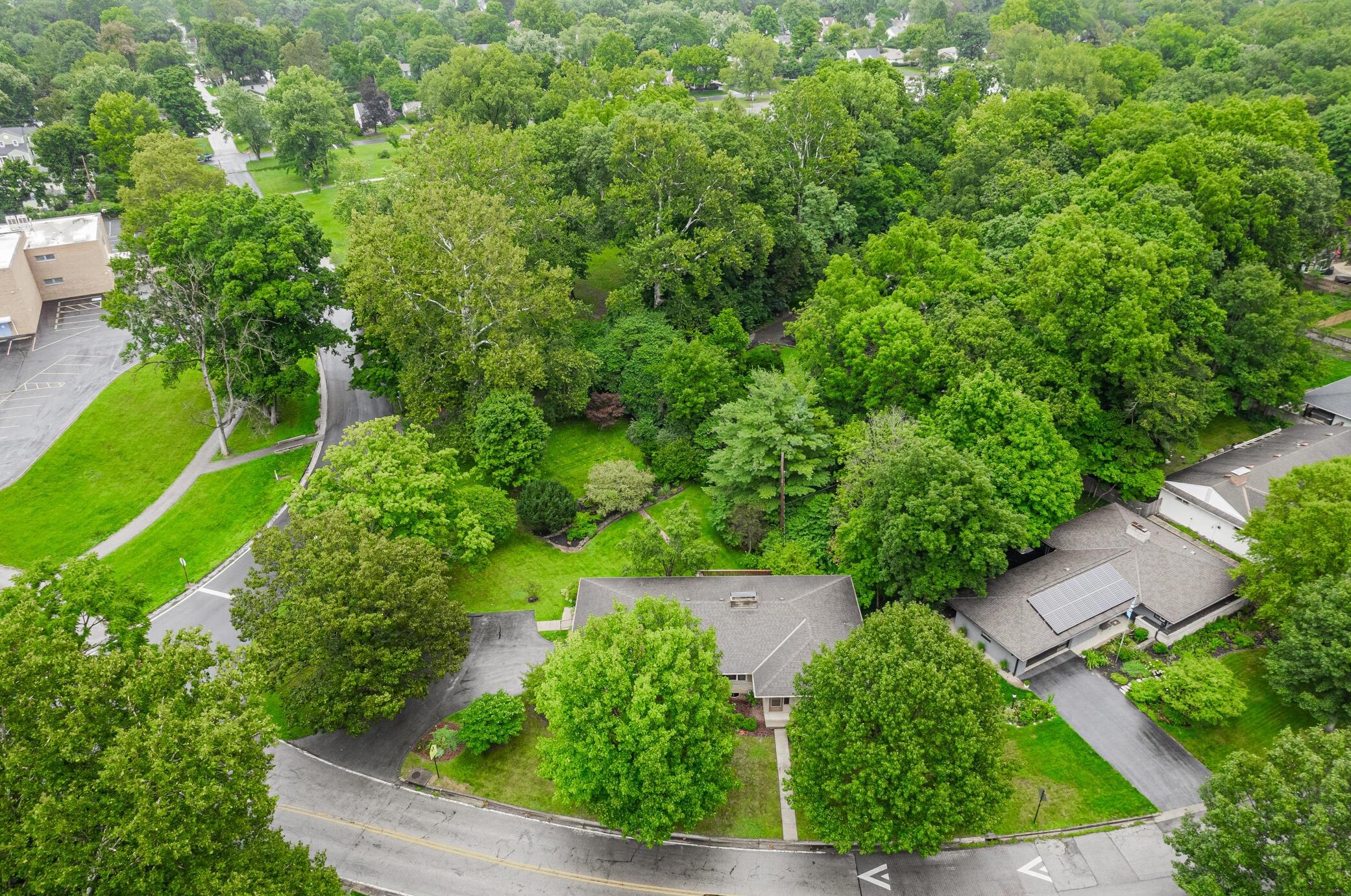 400 Schreyer Pl, Columbus OH 43214-2213 exterior