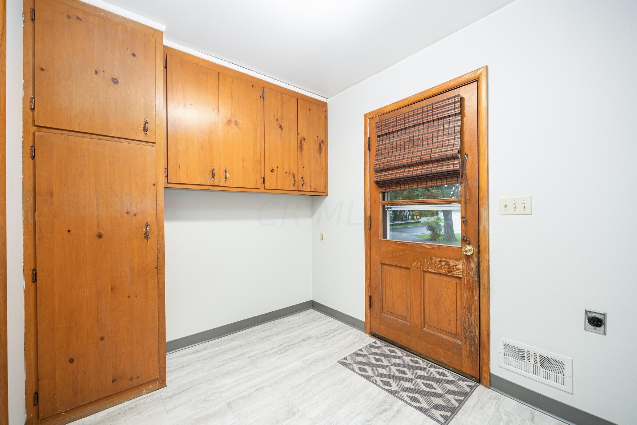 400 Schreyer Pl, Columbus OH 43214-2213 exterior