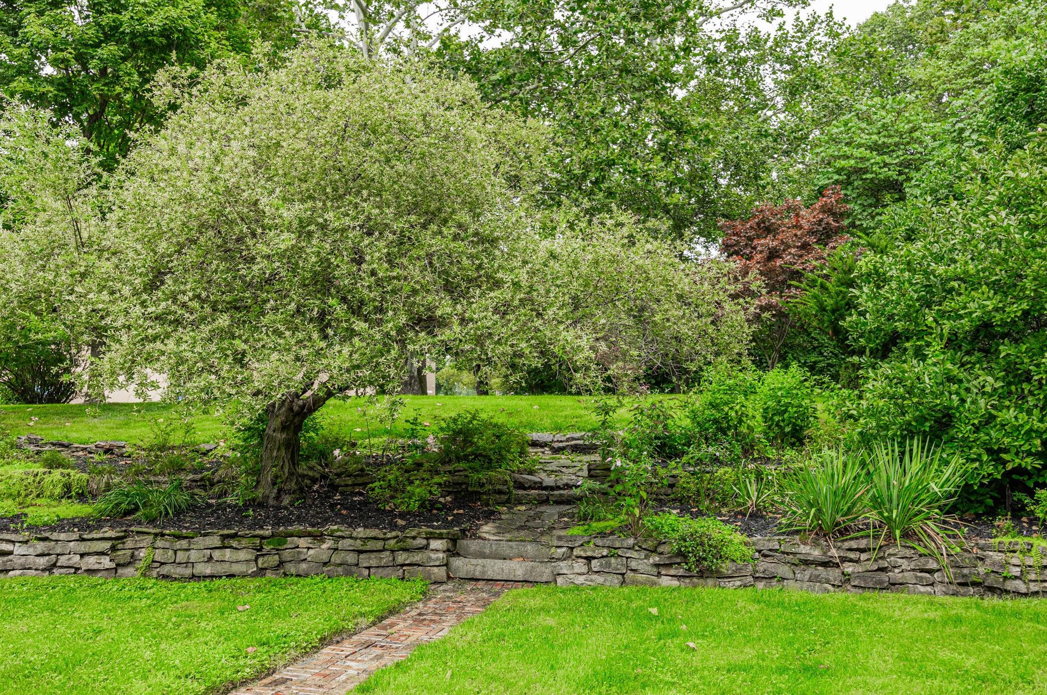 400 Schreyer Pl, Columbus OH 43214-2213 exterior