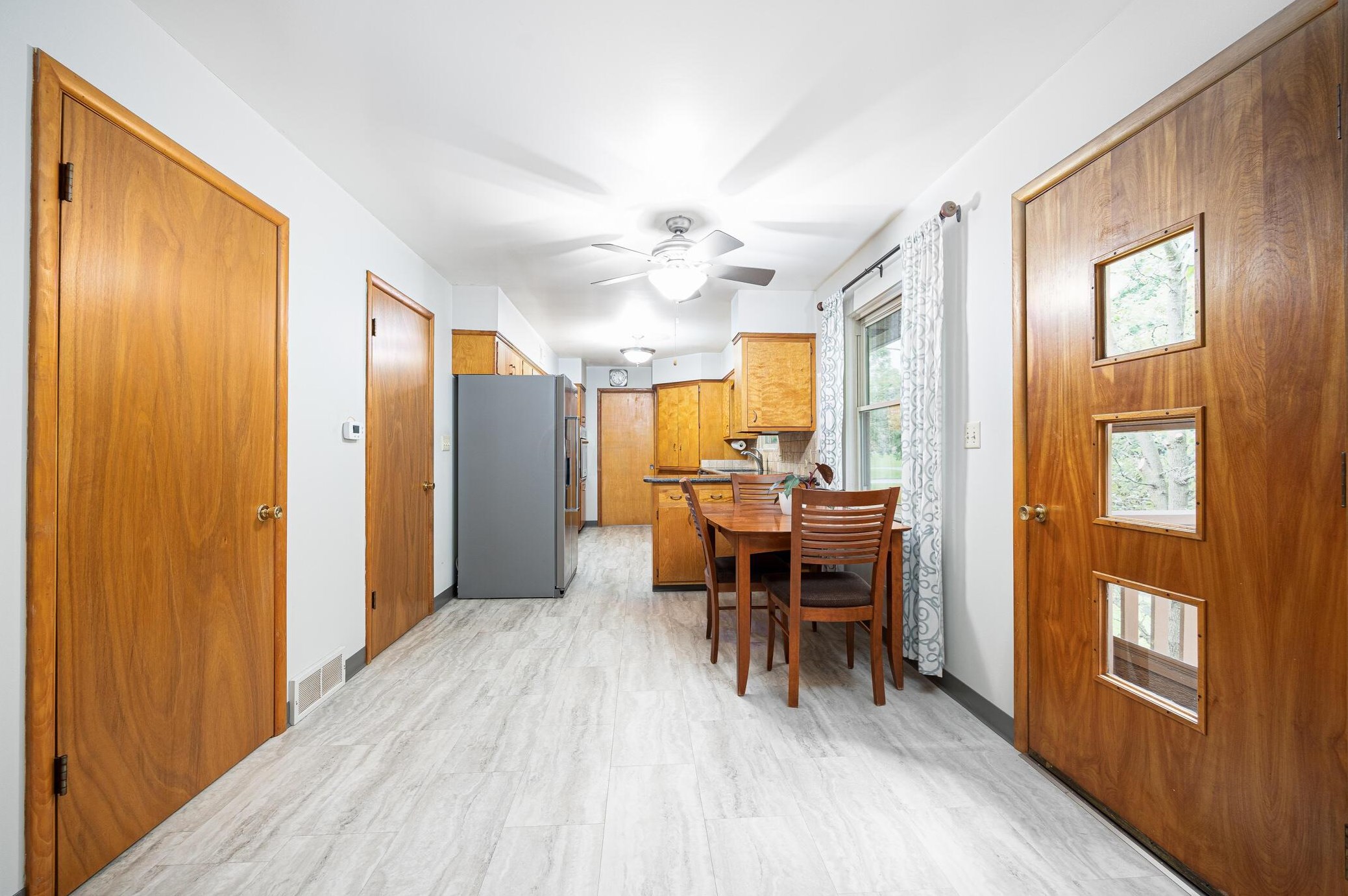 400 Schreyer Pl, Columbus OH 43214-2213 exterior