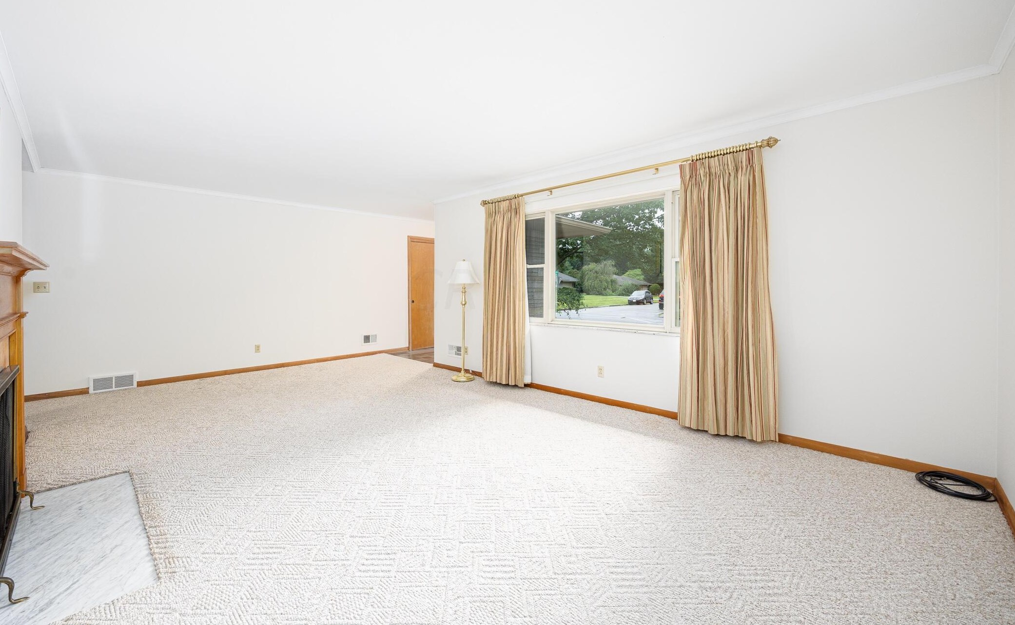 400 Schreyer Pl, Columbus OH 43214-2213 exterior