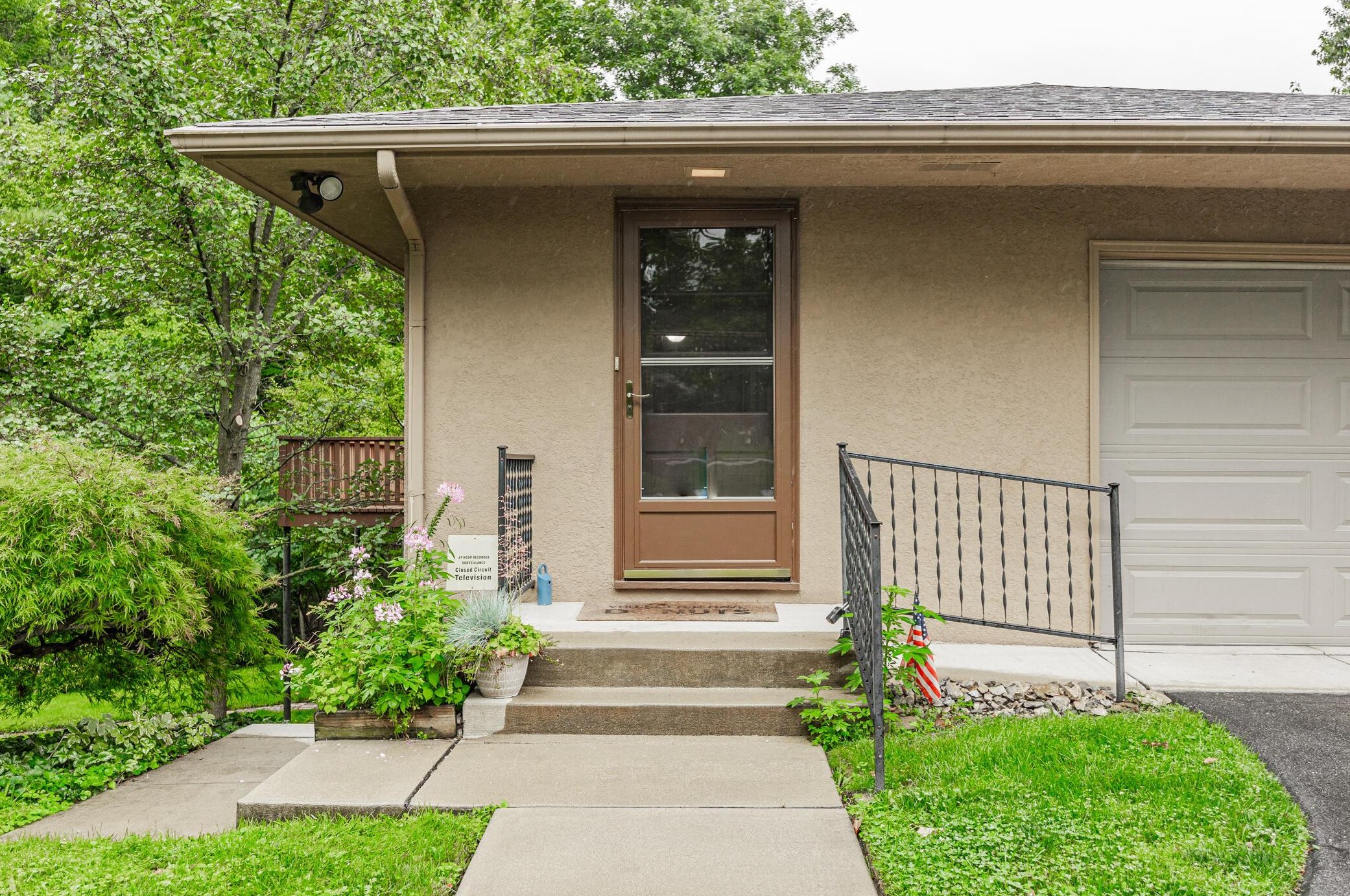 400 Schreyer Pl, Columbus OH 43214-2213 exterior