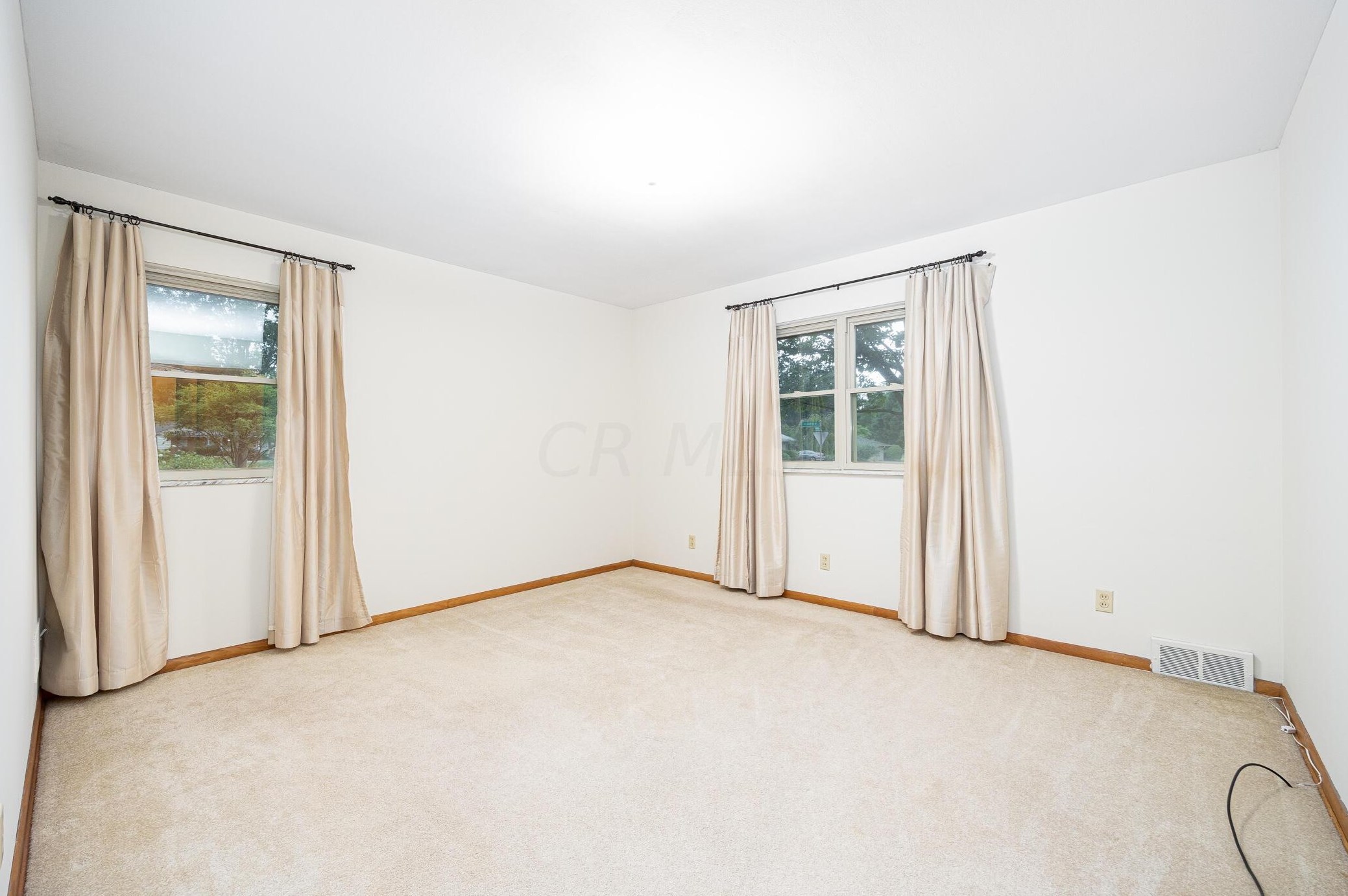 400 Schreyer Pl, Columbus OH 43214-2213 exterior