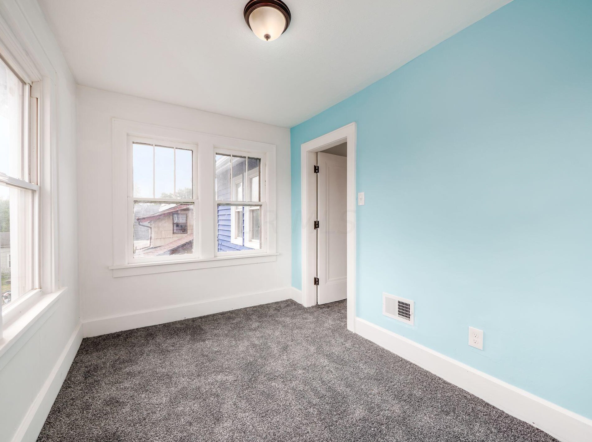 446 Larcomb Ave, Columbus OH 43223-1836 exterior