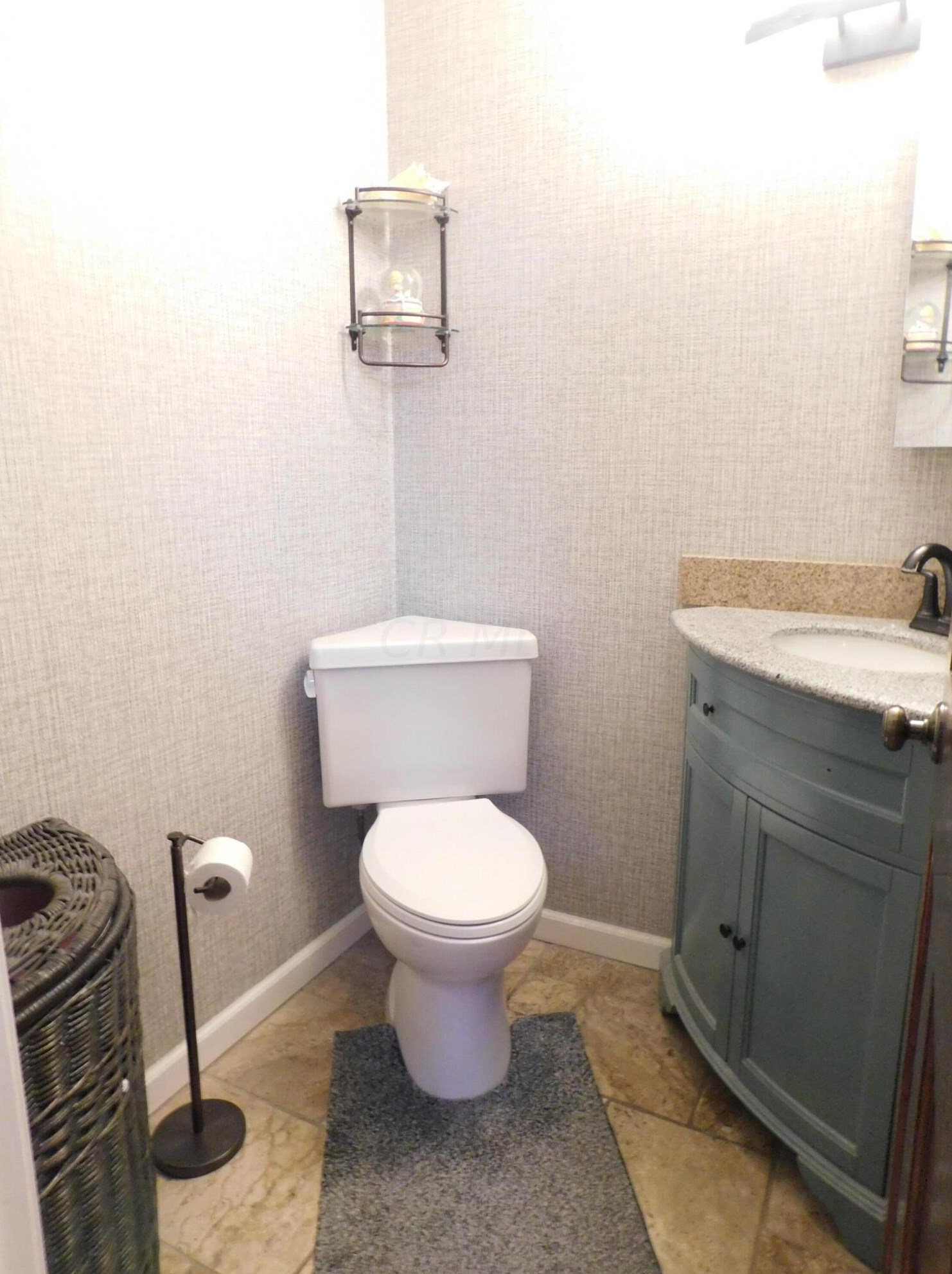 2213 Noe Bixby Rd, Columbus OH 43232-4100 exterior