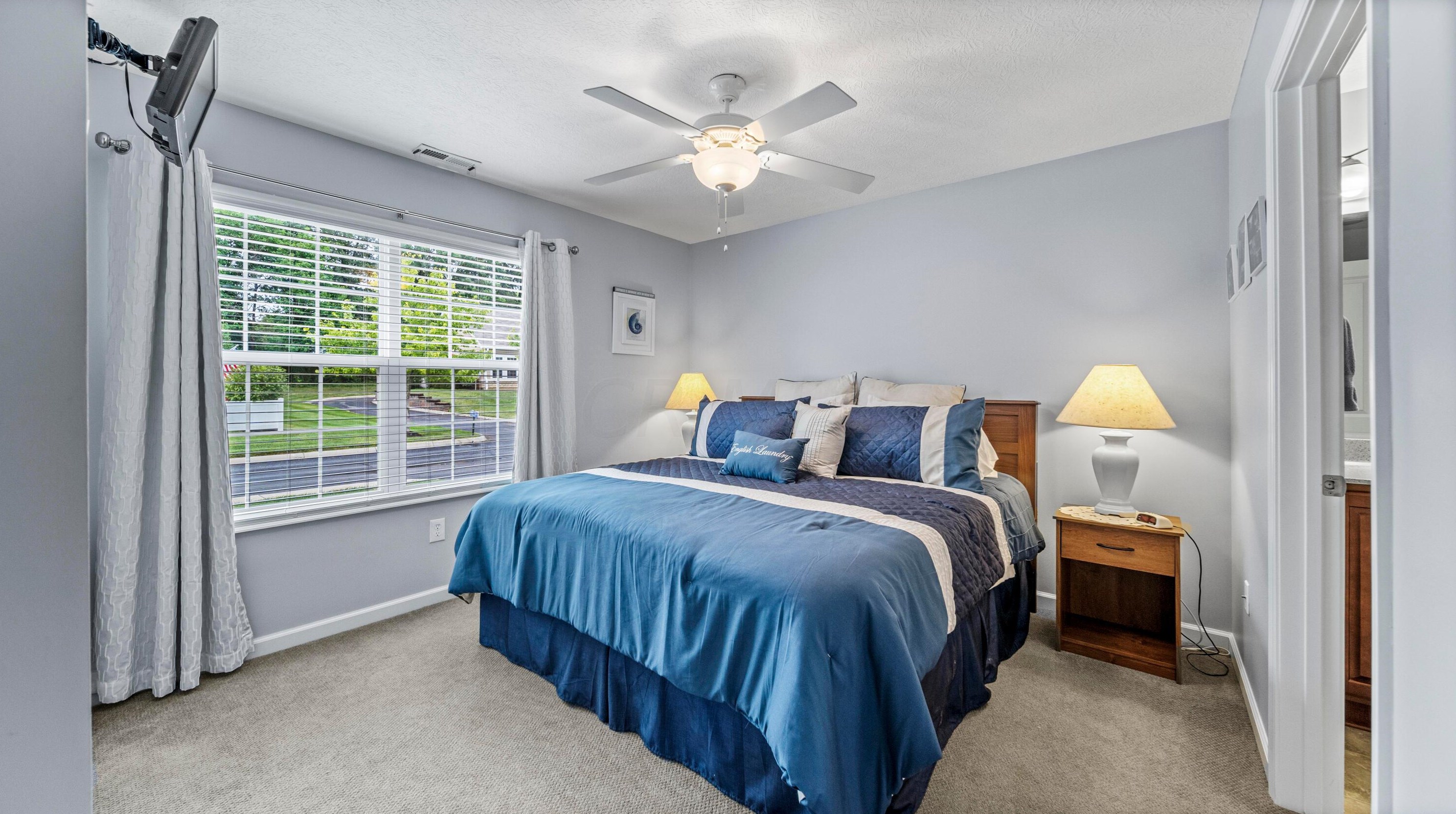 373 Cover Pl, Columbus OH 43235-6452 exterior