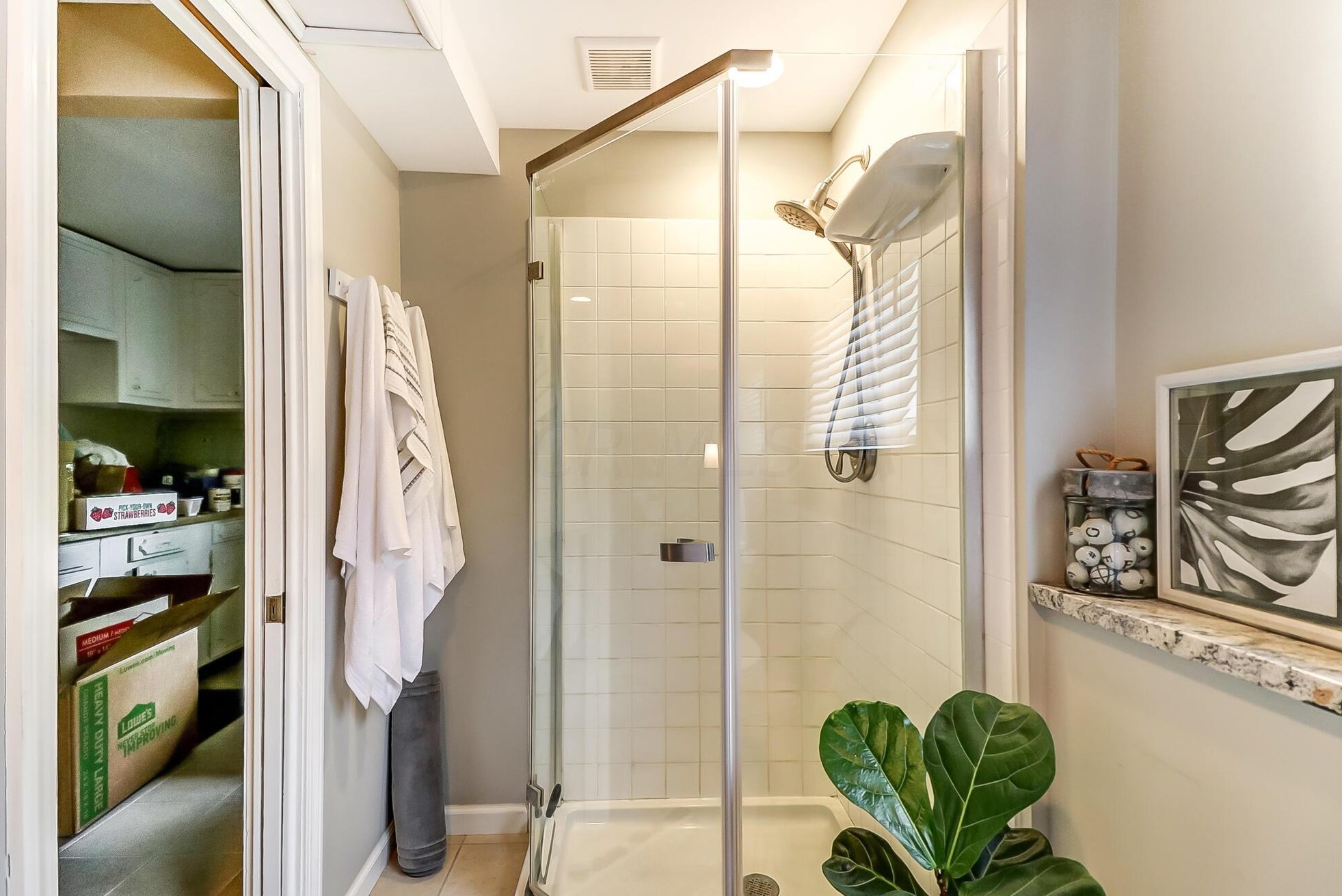 881 Bricker Blvd, Columbus OH 43221-1679 exterior