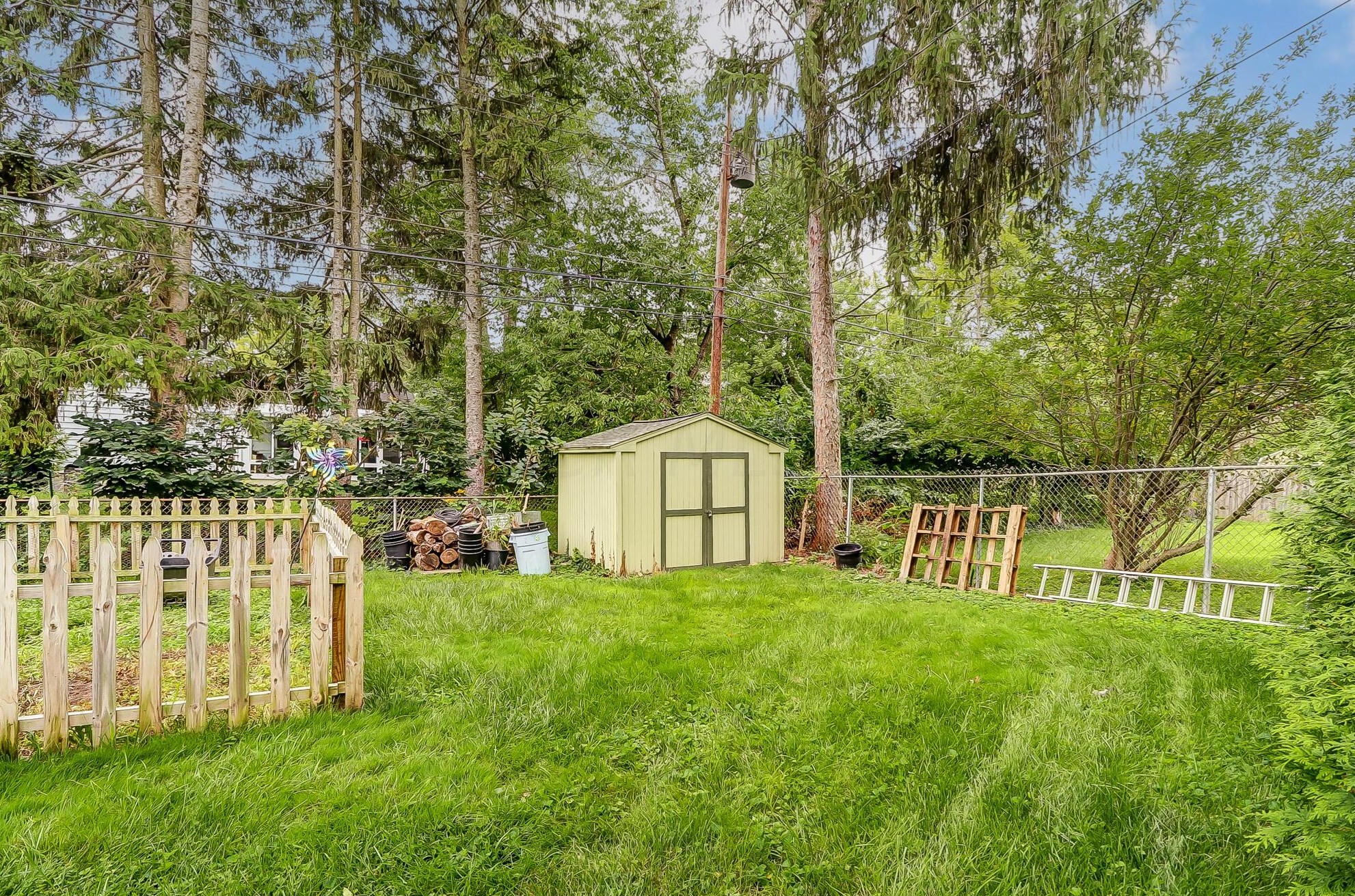 881 Bricker Blvd, Columbus OH 43221-1679 exterior