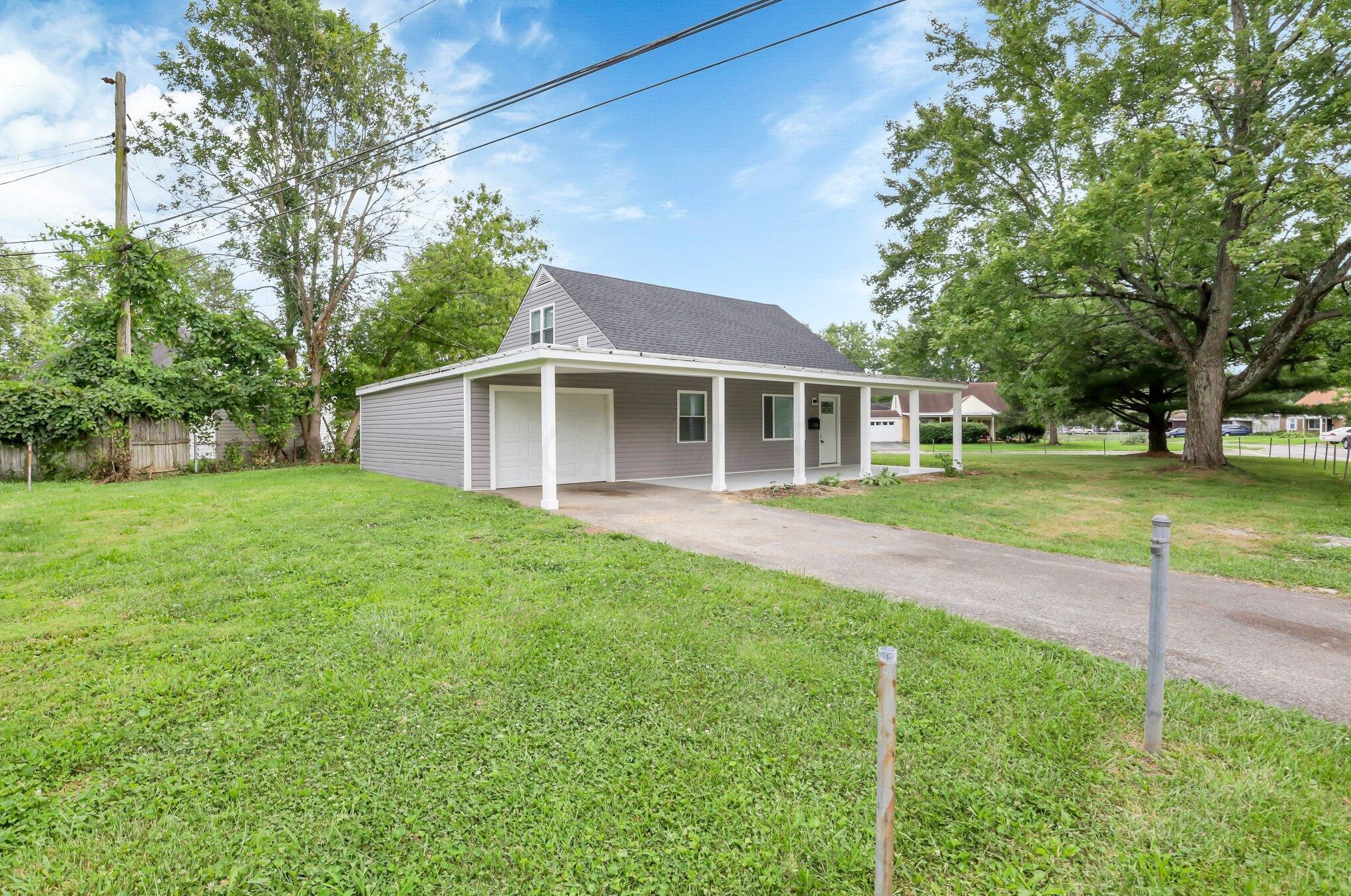 792 Exeter Rd, Columbus OH 43213-2423 exterior