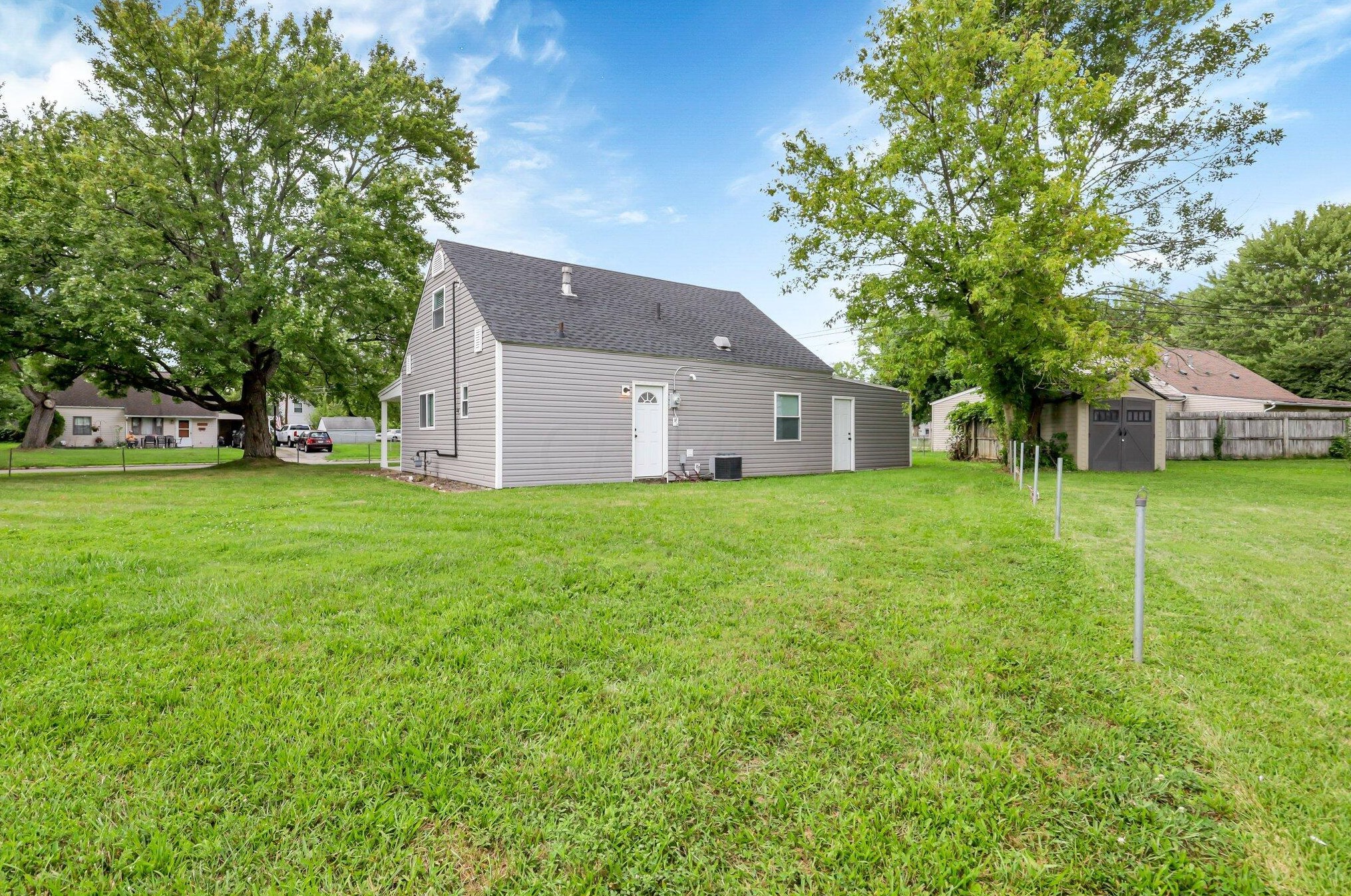 792 Exeter Rd, Columbus OH 43213-2423 exterior