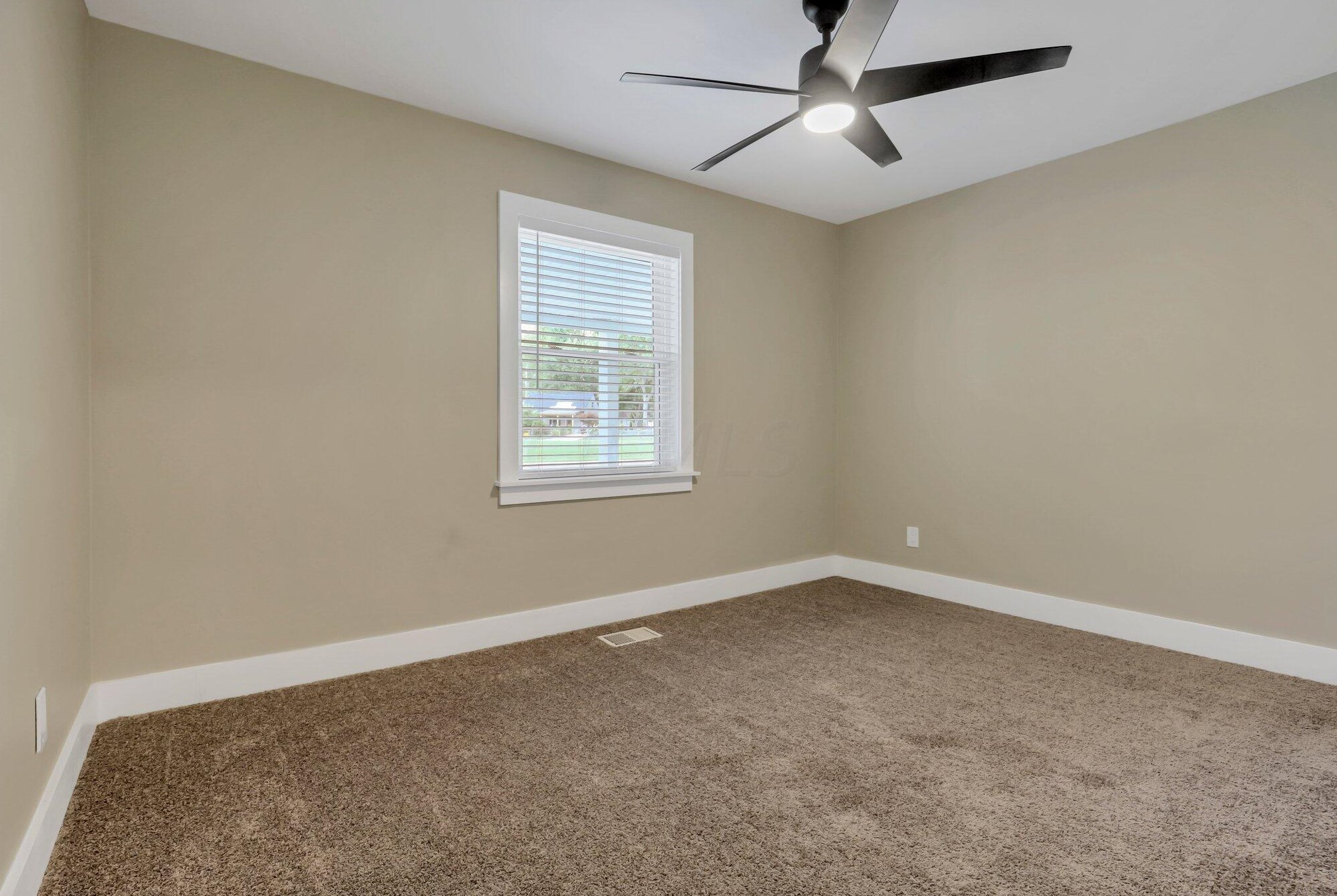 792 Exeter Rd, Columbus OH 43213-2423 exterior