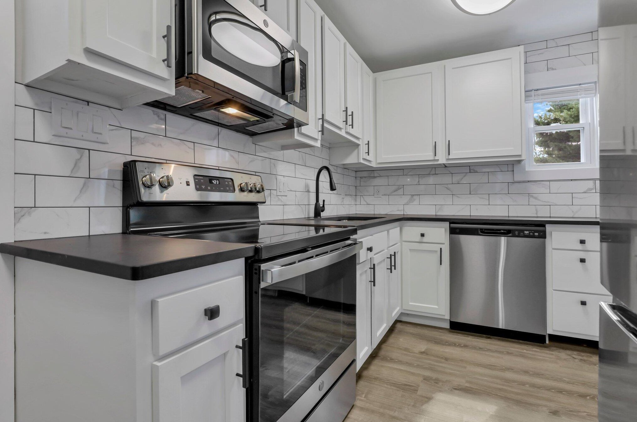 792 Exeter Rd, Columbus OH 43213-2423 exterior