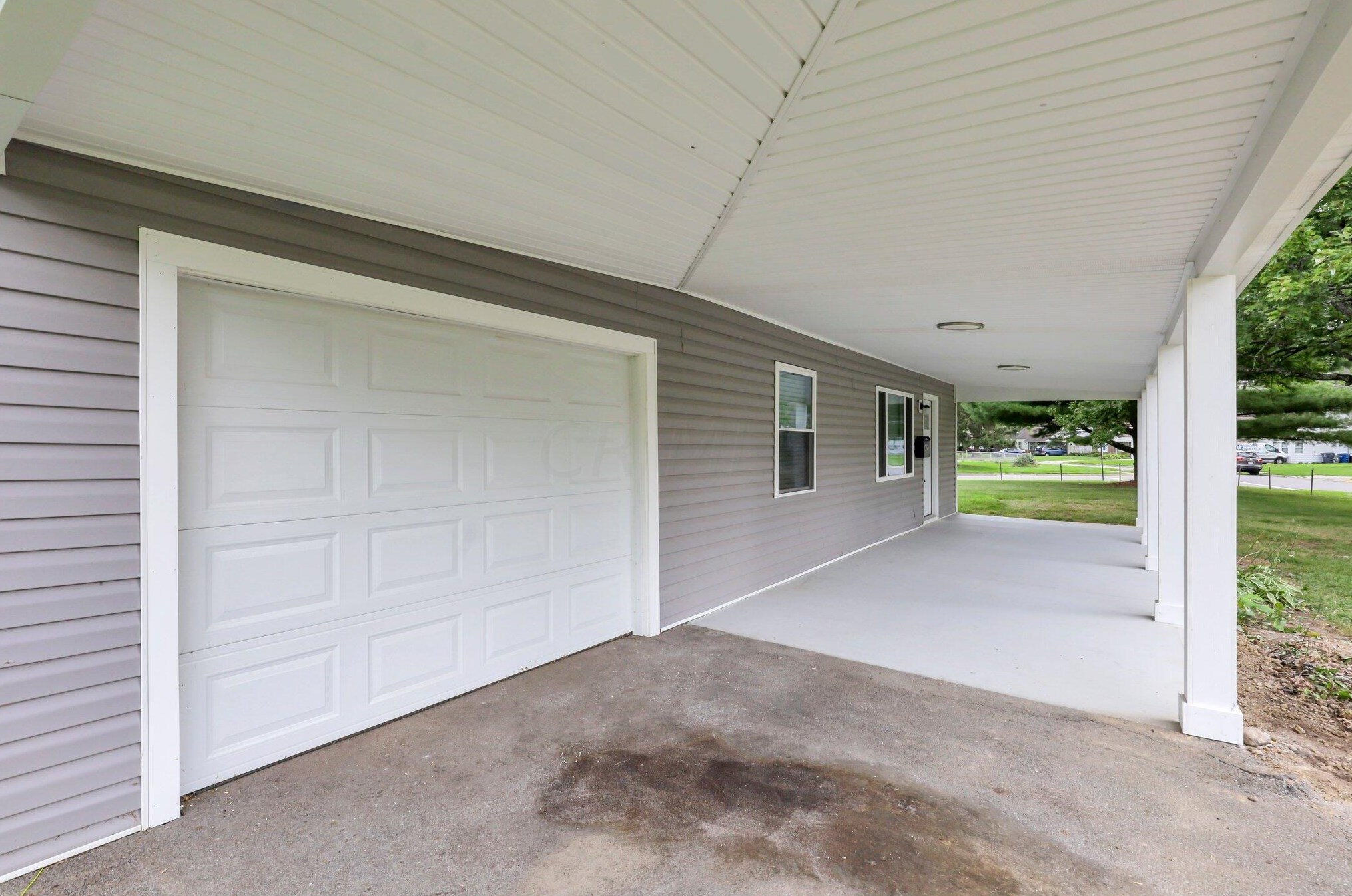 792 Exeter Rd, Columbus OH 43213-2423 exterior