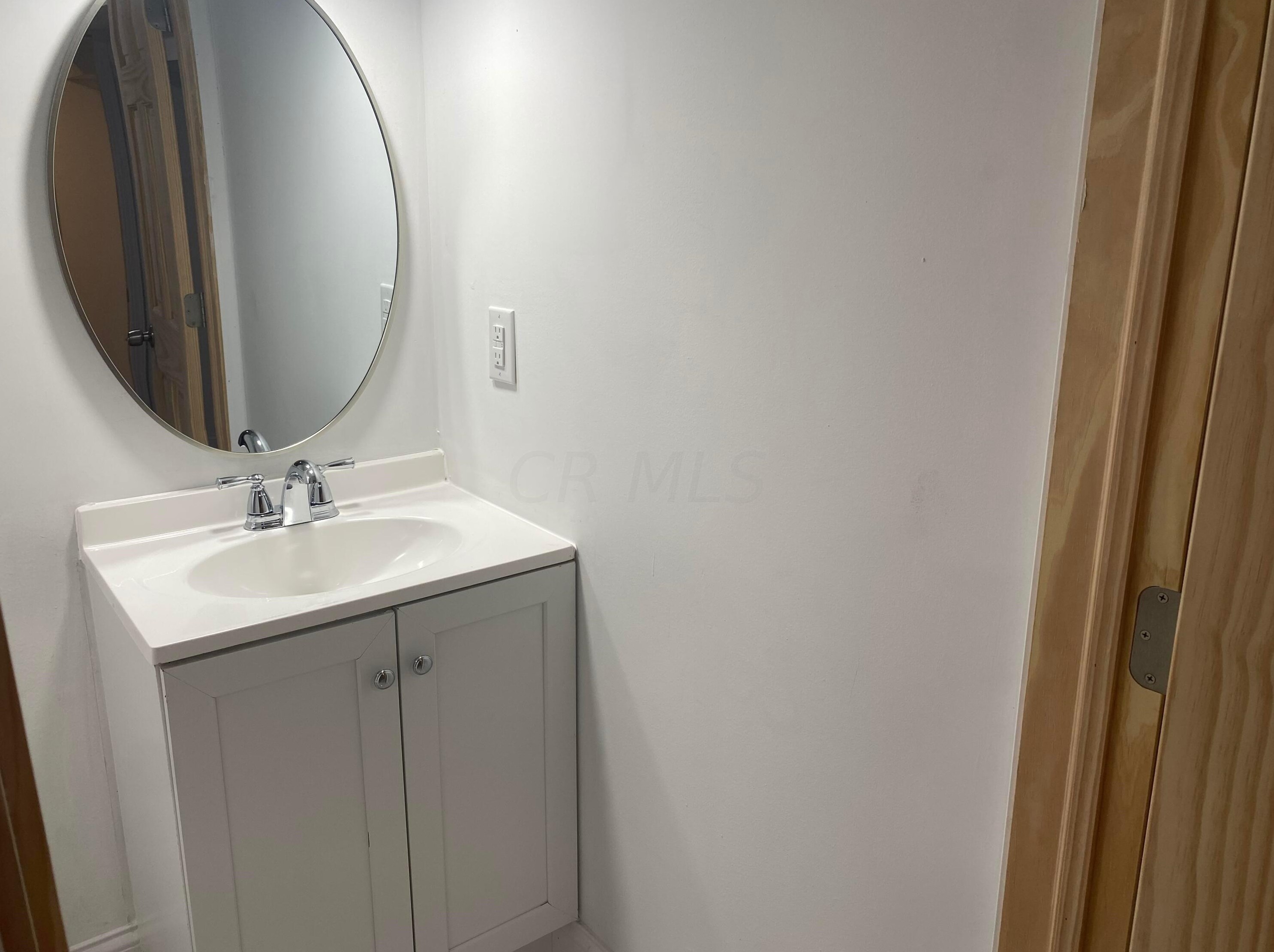 1696 Melrose Ave, Columbus OH  43224-4339 exterior