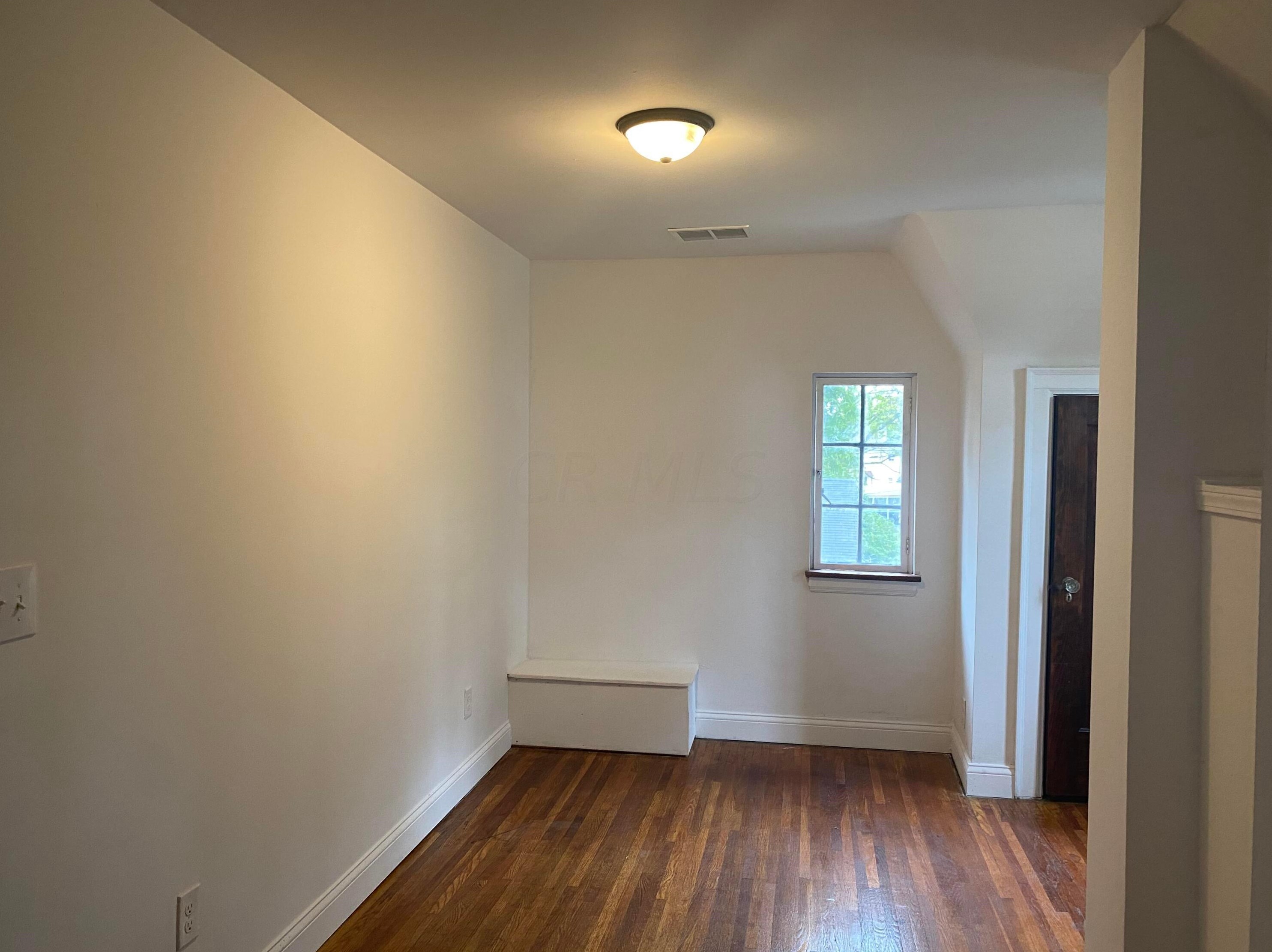 1696 Melrose Ave, Columbus OH  43224-4339 exterior