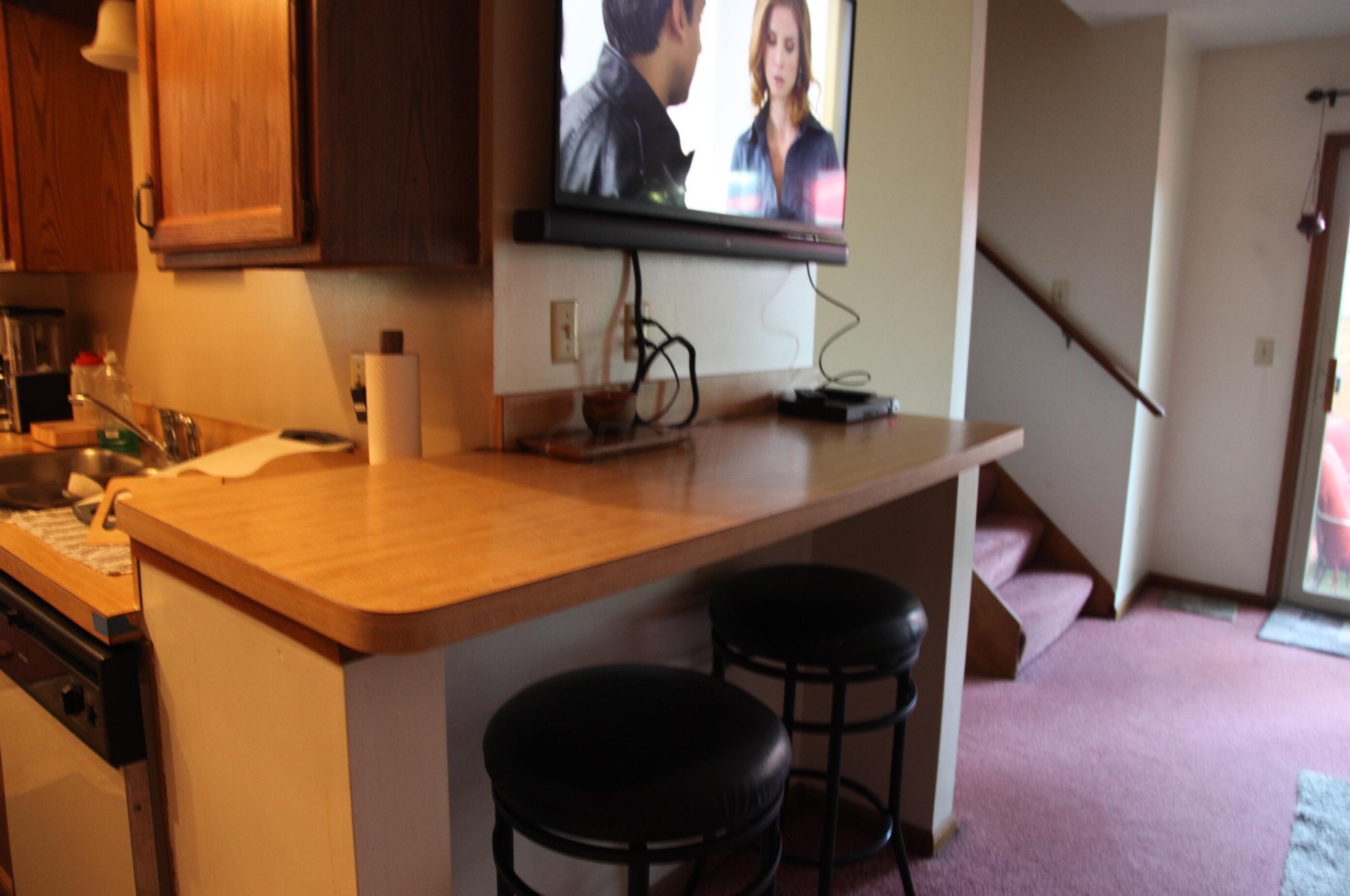 1814 Hightower Dr, Columbus OH 43235-1945 exterior