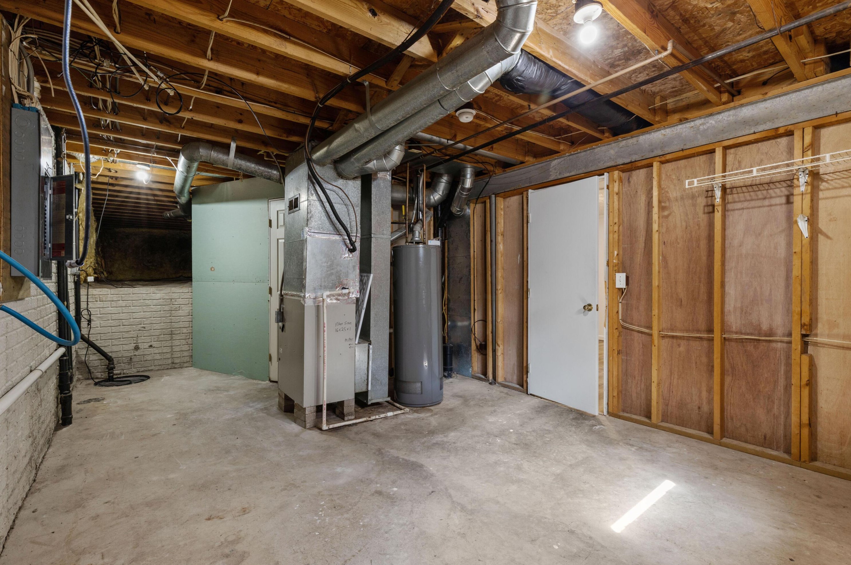 4641 Stratford Ln, Columbus OH exterior